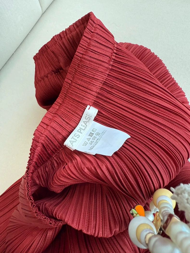 Issey Miyake Issey Miyake size:one size Red pleated vest Size S / US 4 / IT 40 - 5 Thumbnail