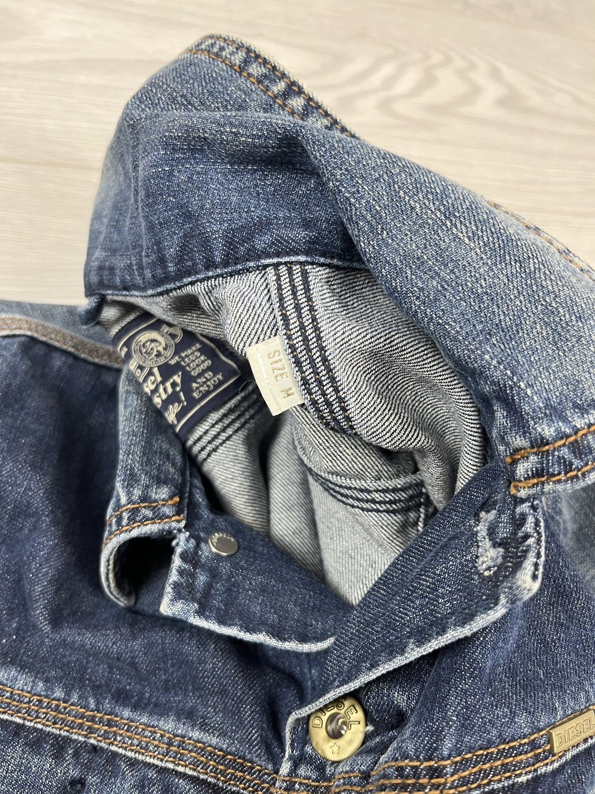 Diesel × Vintage Diesel Vintage Y2K Denim Blue Trucker Jacket Size US M / EU 48-50 / 2 - 7 Thumbnail