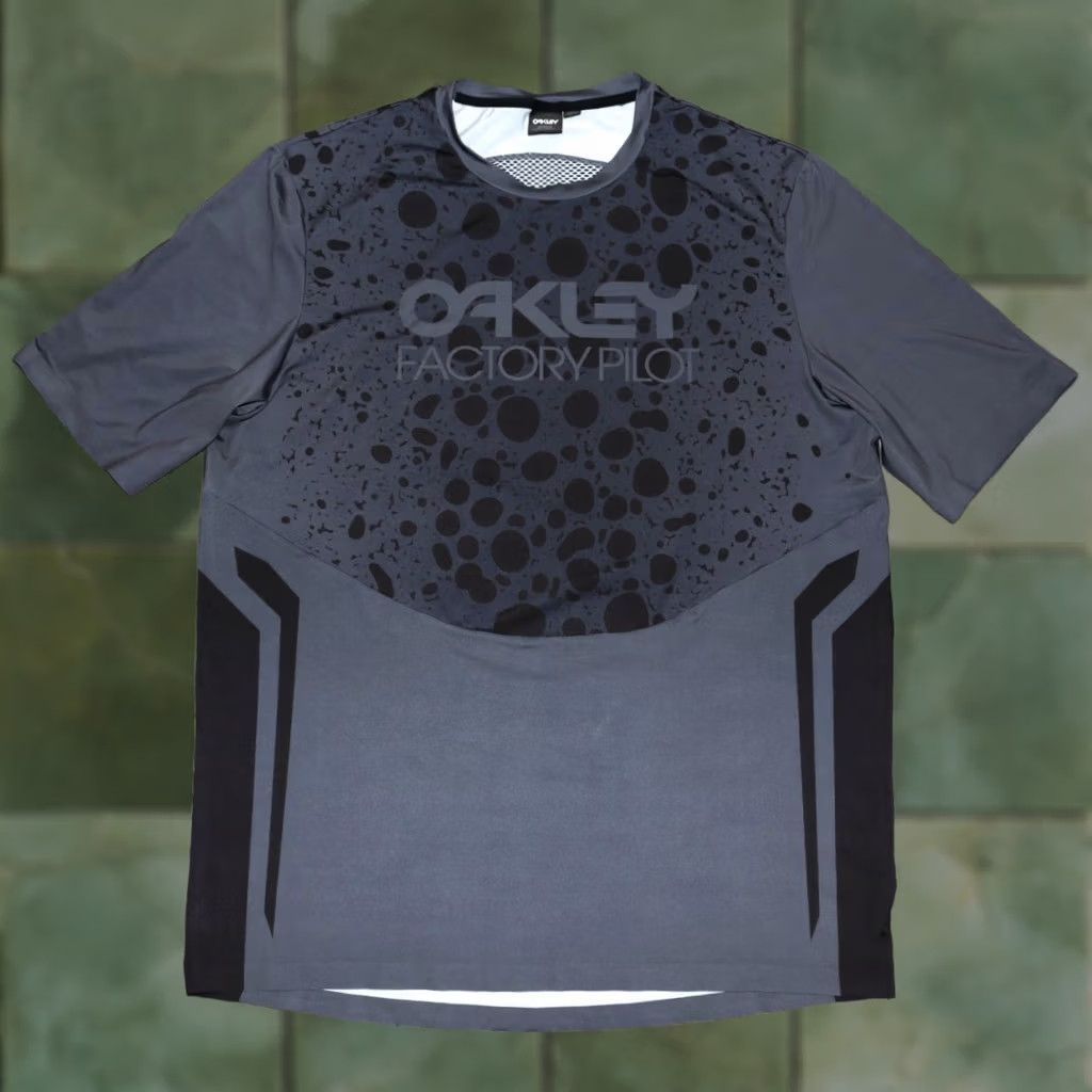 Oakley OAKLEY FACTORY PILOT MAVEN RC SHORT SLEEVE JERSEY MAGLIA BIKE DOWNHILL MEN'S L Shirt Mens Large Multicolor Beach Skull 90s Fan Favorite Size US L / EU 52-54 / 3 - 1 Thumbnail