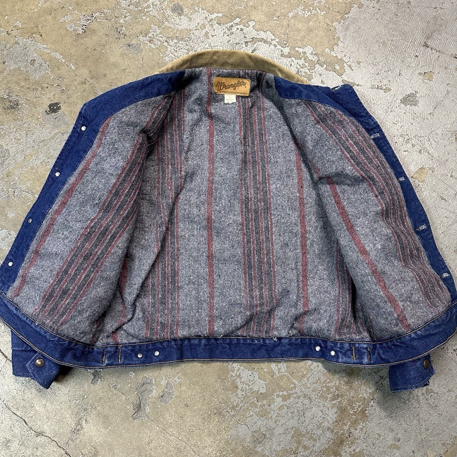 Vintage × Wrangler Vintage Wrangler Dark Wash Blanket Lined Denim Jacket Size US M / EU 48-50 / 2 - 3 Thumbnail