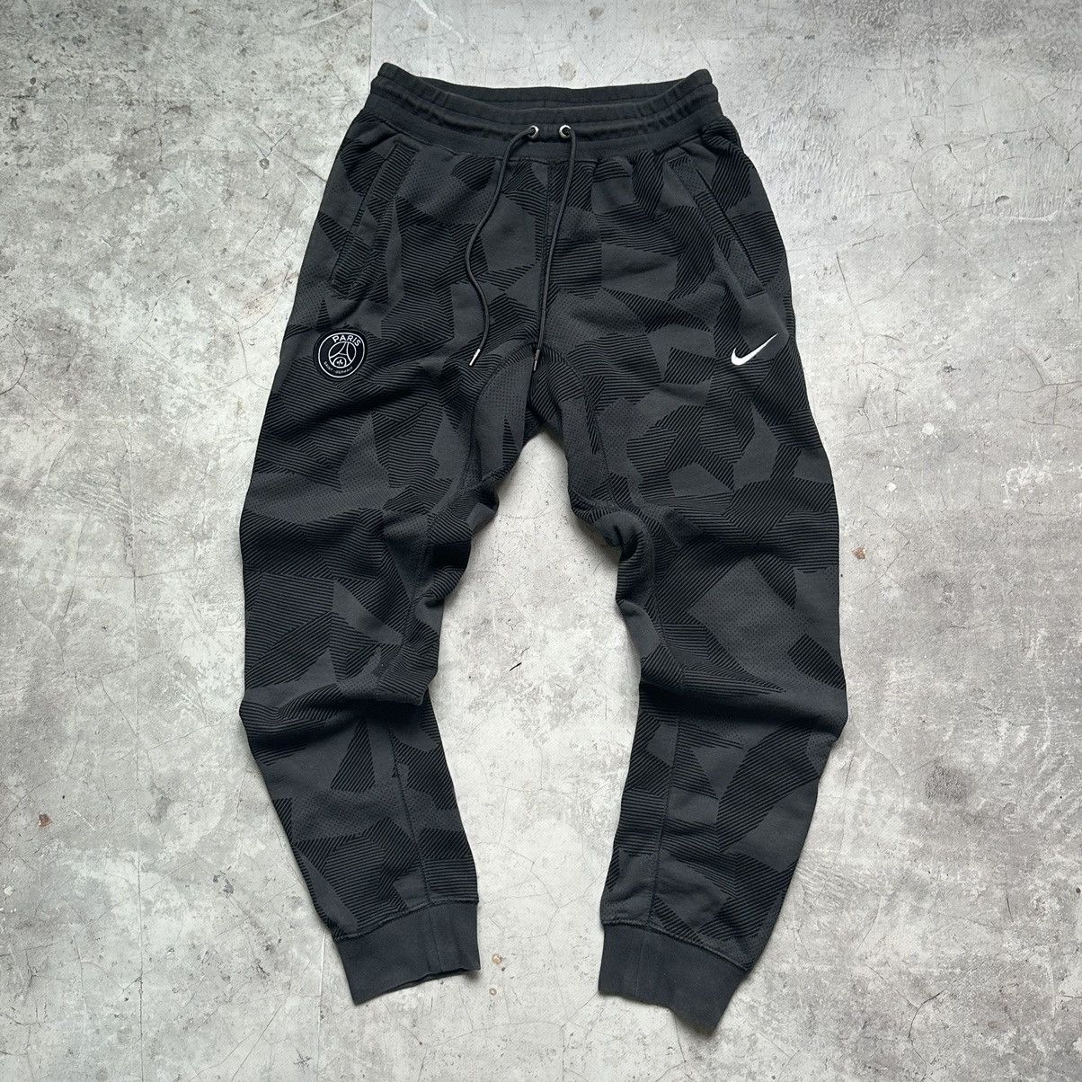 Jordan Brand × Nike Nike Paris Saint Germain Sweatpants Size US 30 / EU 46 - 1 Thumbnail