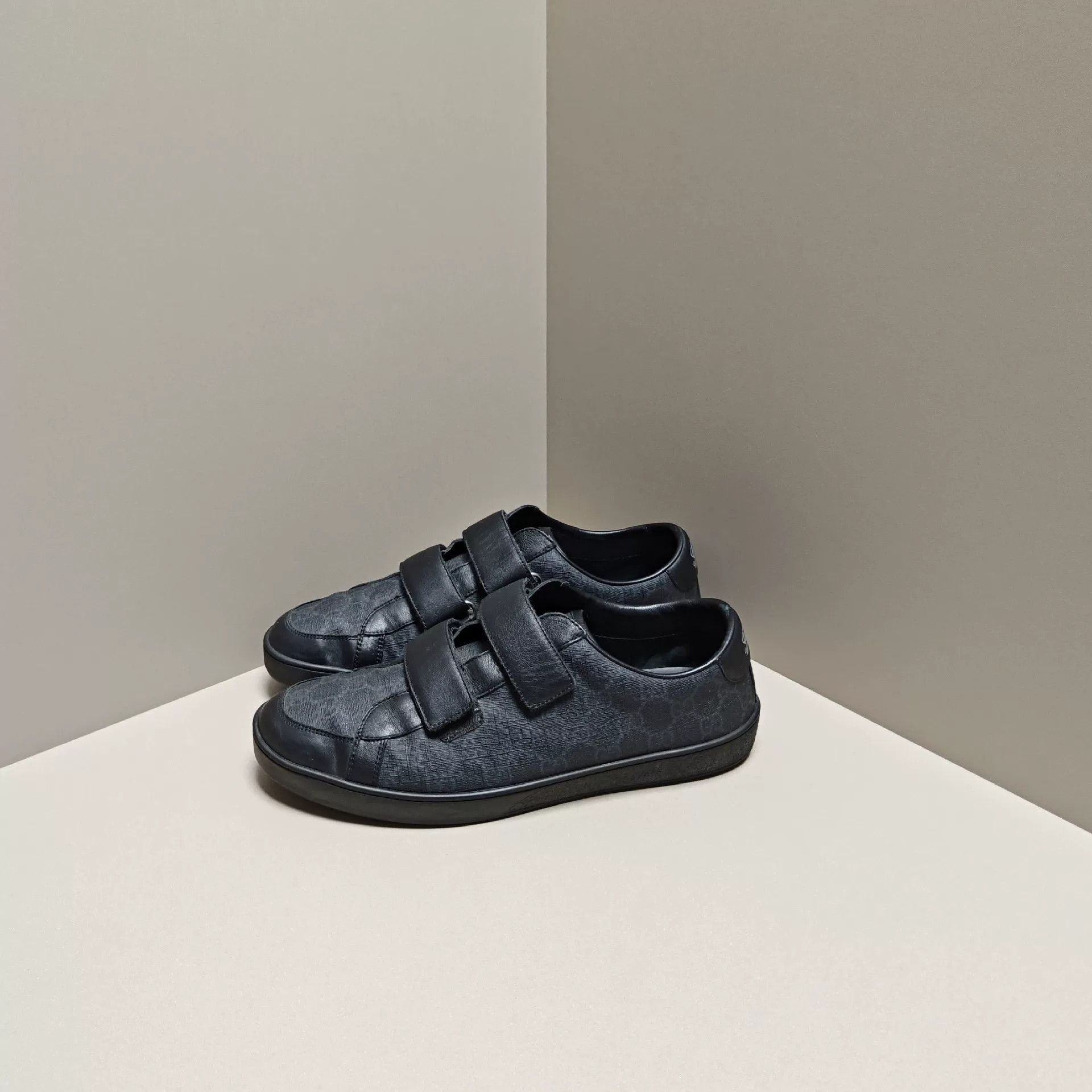 Gucci Gucci Lowtop Sneakers 9 Men Size US 9 / EU 42 - 1 Thumbnail