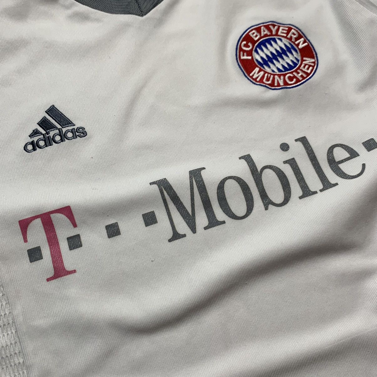 Vintage Adidas Bayern Munich 2002/2003 Away Soccer Football Jersey Size US M / EU 48-50 / 2 - 4 Thumbnail