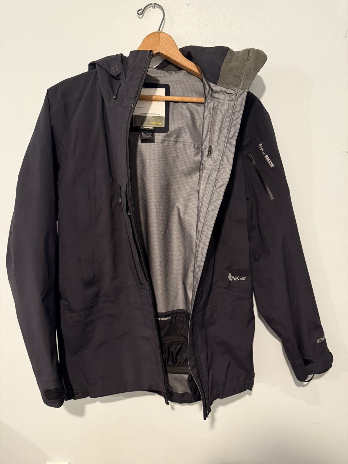 Burton Burton AK457 Japan Guide Gore-Tex Pro Jacket Black 2014 Size US L / EU 52-54 / 3 - 9 Thumbnail
