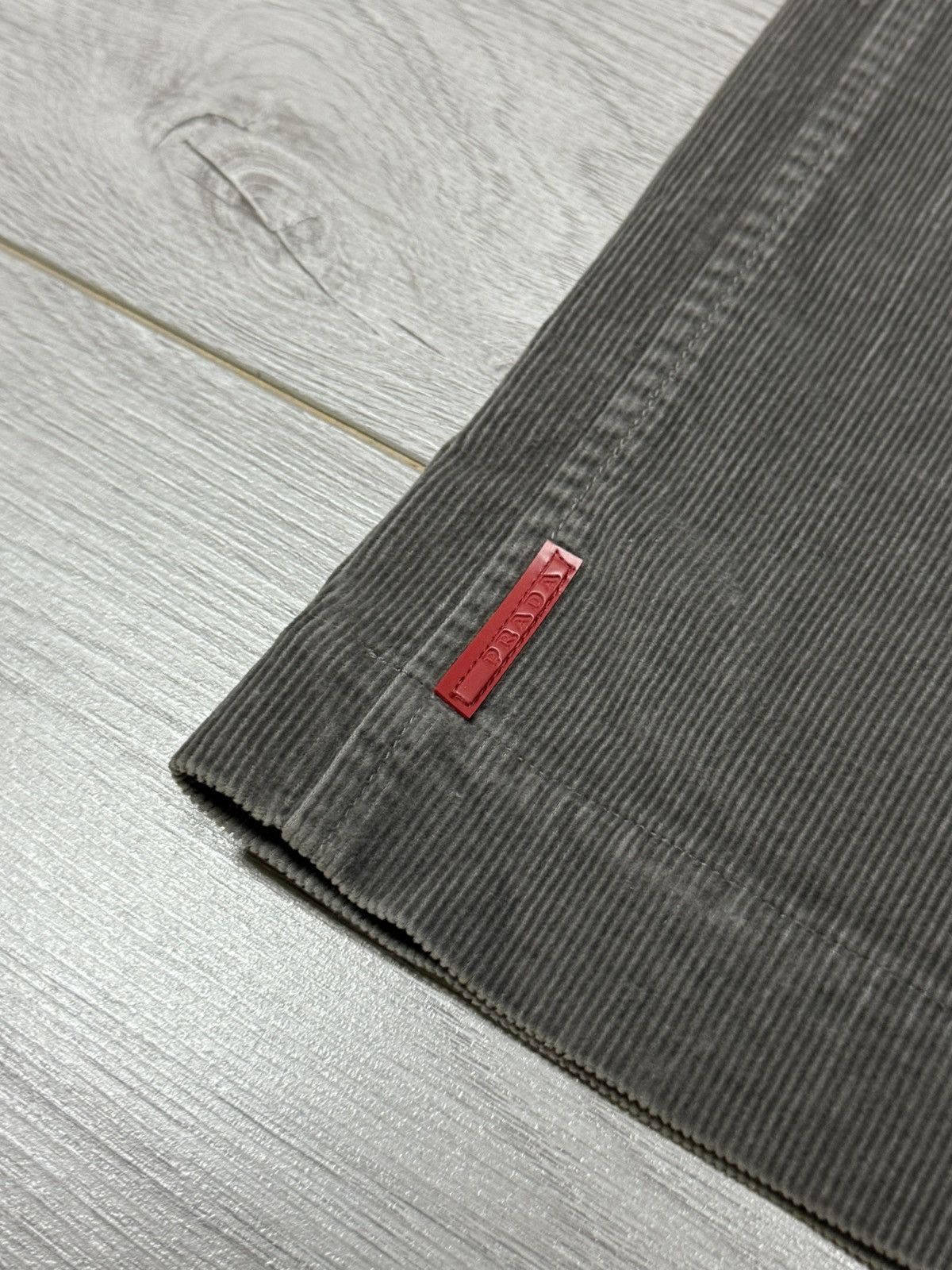 Prada Prada red tab corduroy velvet pants vintage zip Size 27" / US 4 / IT 40 - 4 Thumbnail