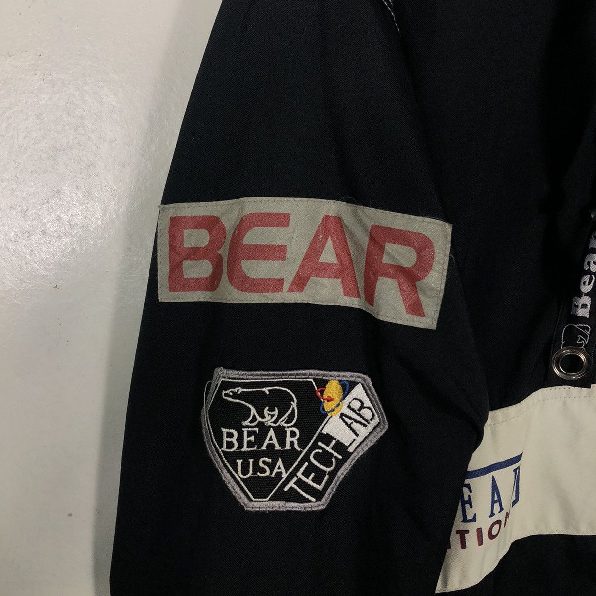 Japanese Brand 🔥90’s Oversized Ski Jacket Bear Hunting Survival Design Size US L / EU 52-54 / 3 - 11 Thumbnail
