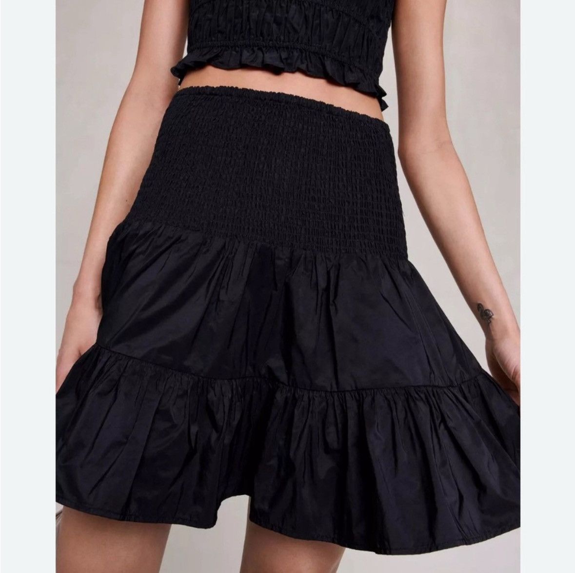 Maje Maje Jun Smocked Mini Skirt/Size 4 Size 27" / US 4 / IT 40 - 3 Thumbnail