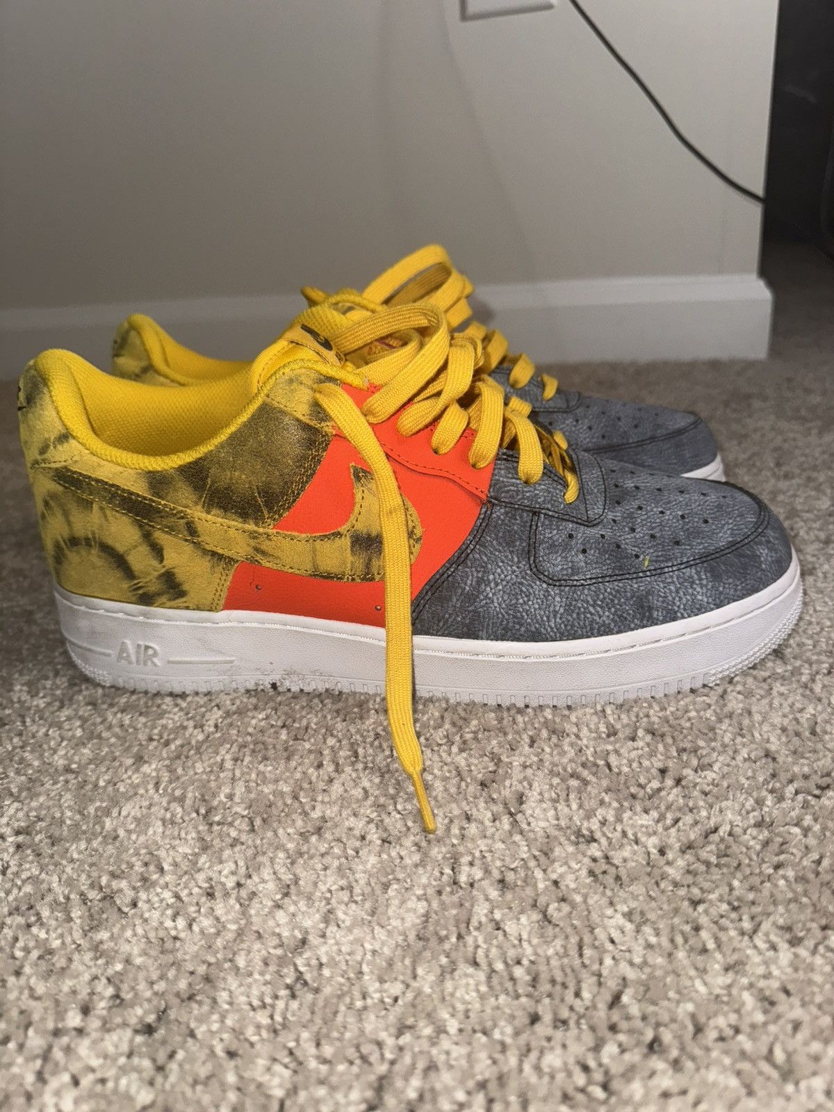 Nike Nike Air Force 1 Low Tie Dye Dark Sulphur Size US 10.5 / EU 43-44 - 6 Thumbnail