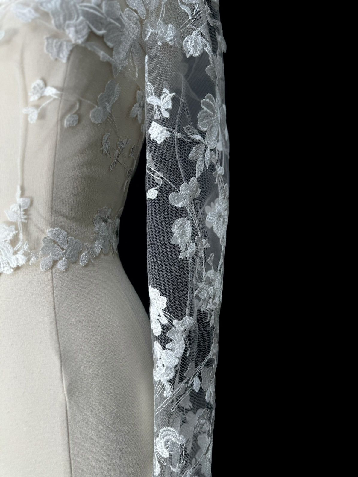 Other Preloved US 6 Embroidered Lace Anna Augusta Bridal Top Size M / US 6-8 / IT 42-44 - 4 Thumbnail