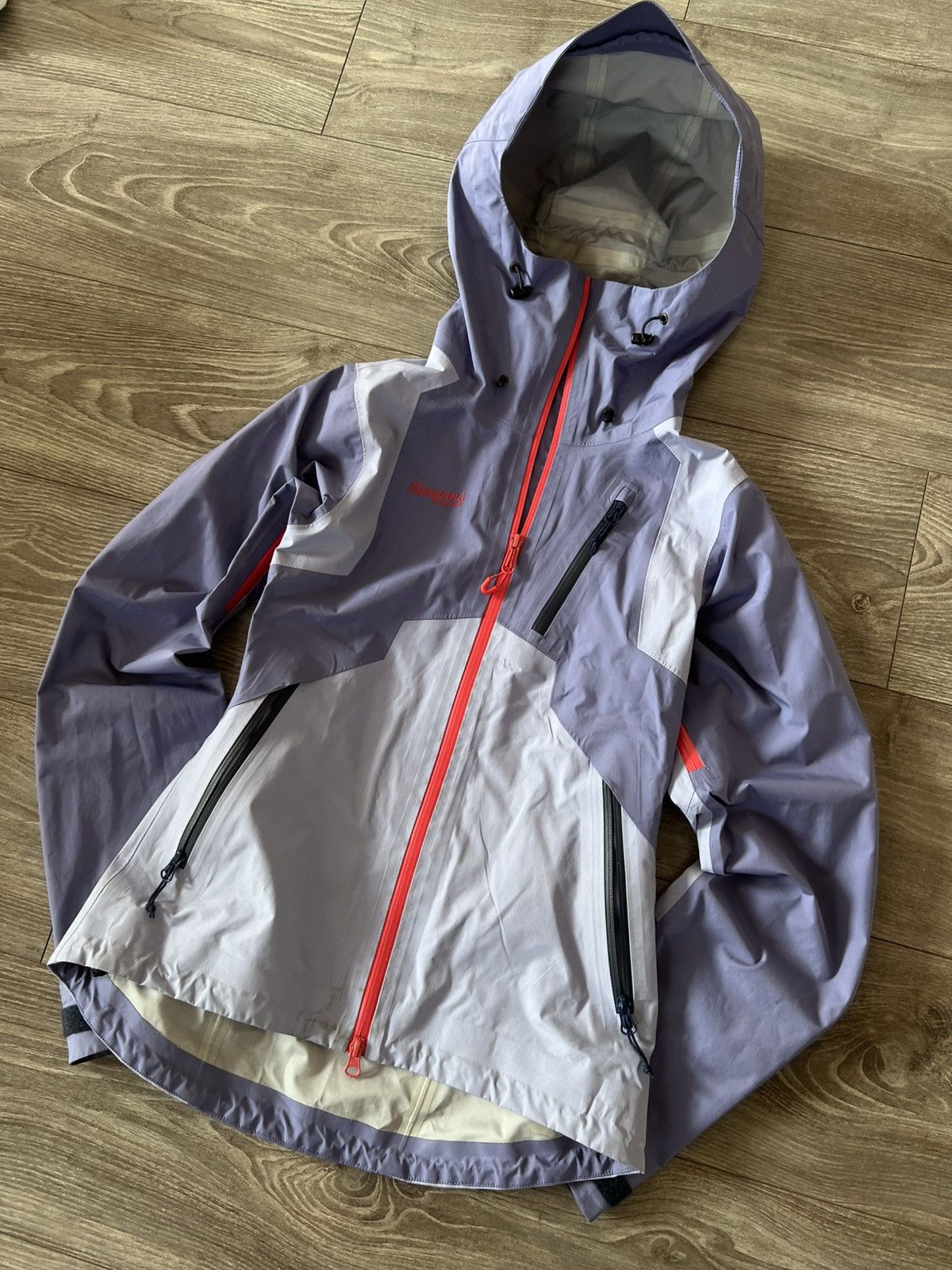 Bergans of Norway × Designer ‼️Bergans Pro Lim Series Cecilie Dermizax System Ski Jacket‼️ Size L / US 10 / IT 46 - 11 Thumbnail