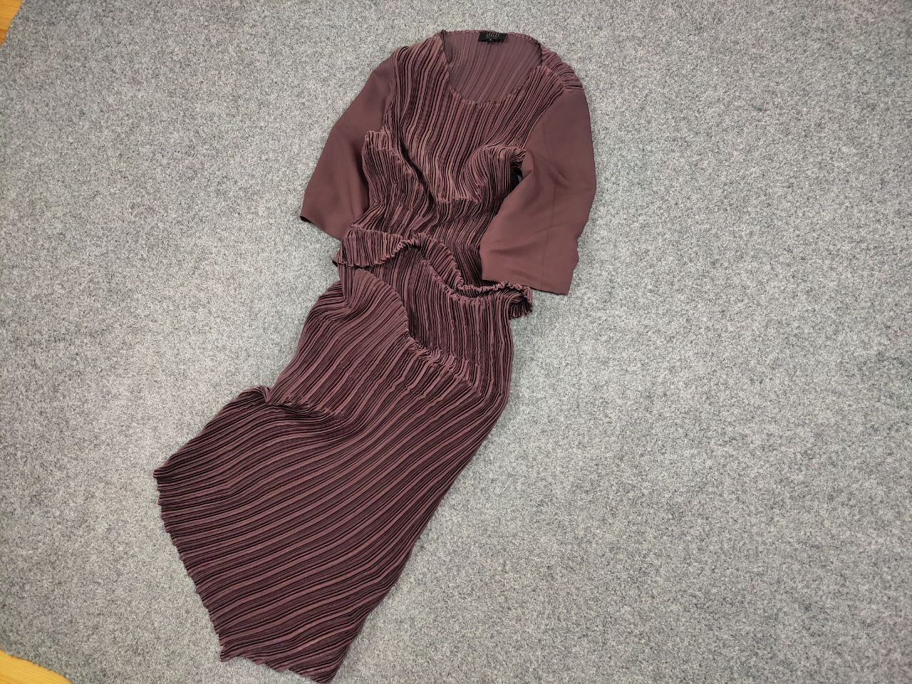 Designer Vintage Lesley George London pleated long asymmetric Dress Size M / US 6-8 / IT 42-44 - 3 Thumbnail