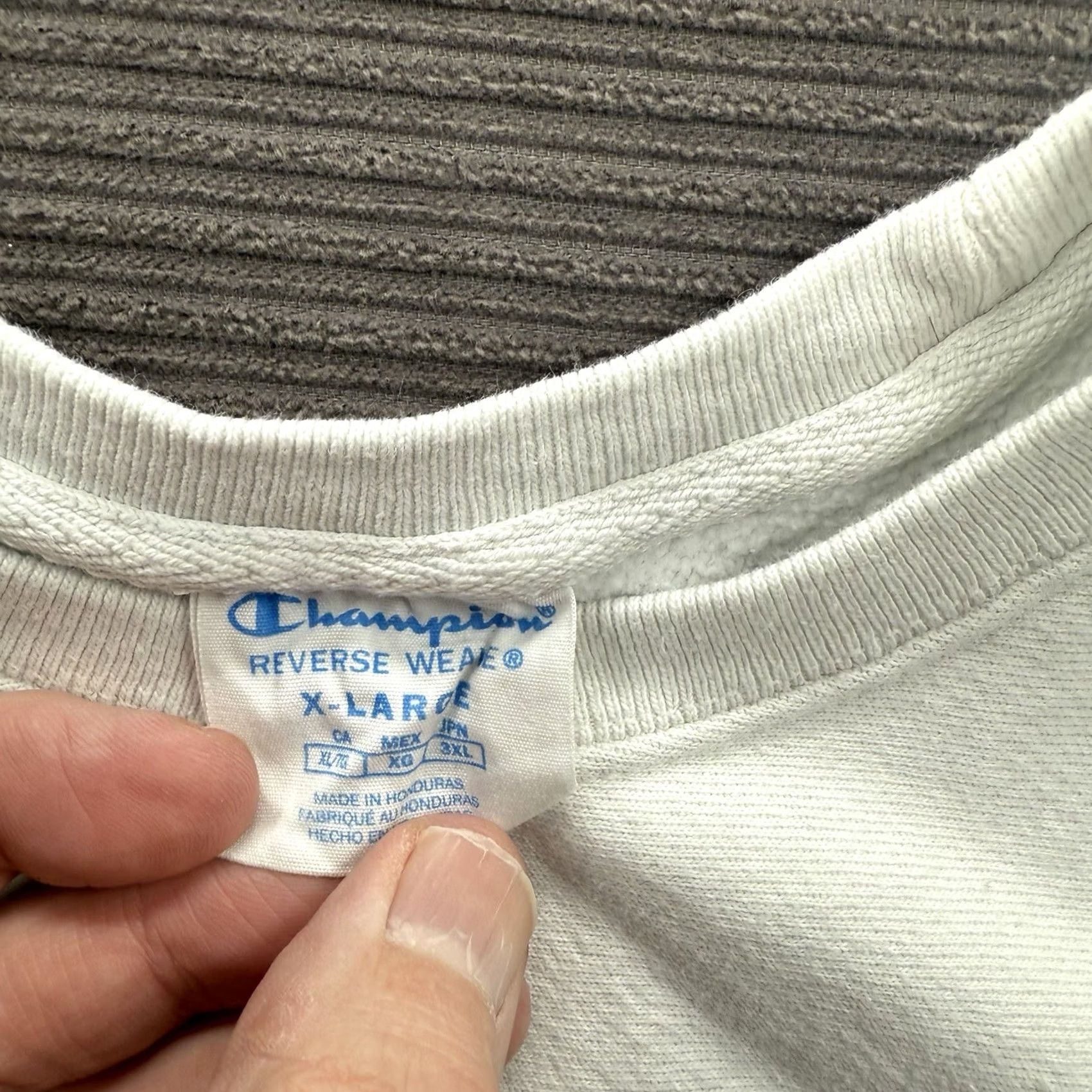 Champion Champion Sweatshirt Women XL White Cotton Pullover Crewneck Gym All Seasons Heavyweight Long Sleeve Regular Fit USA, Reverse Weave, Embroidered Logo Size XL / US 12-14 / IT 48-50 - 3 Thumbnail