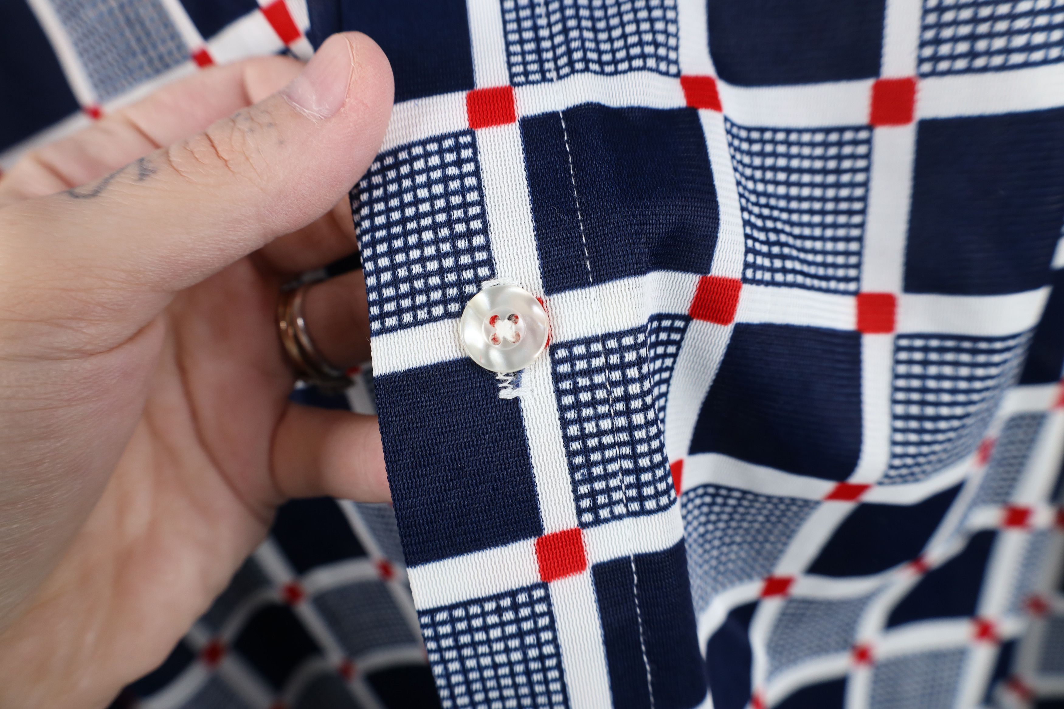 Vintage Vintage 70s Streetwear Knit Collared Button Shirt Size US L / EU 52-54 / 3 - 5 Thumbnail