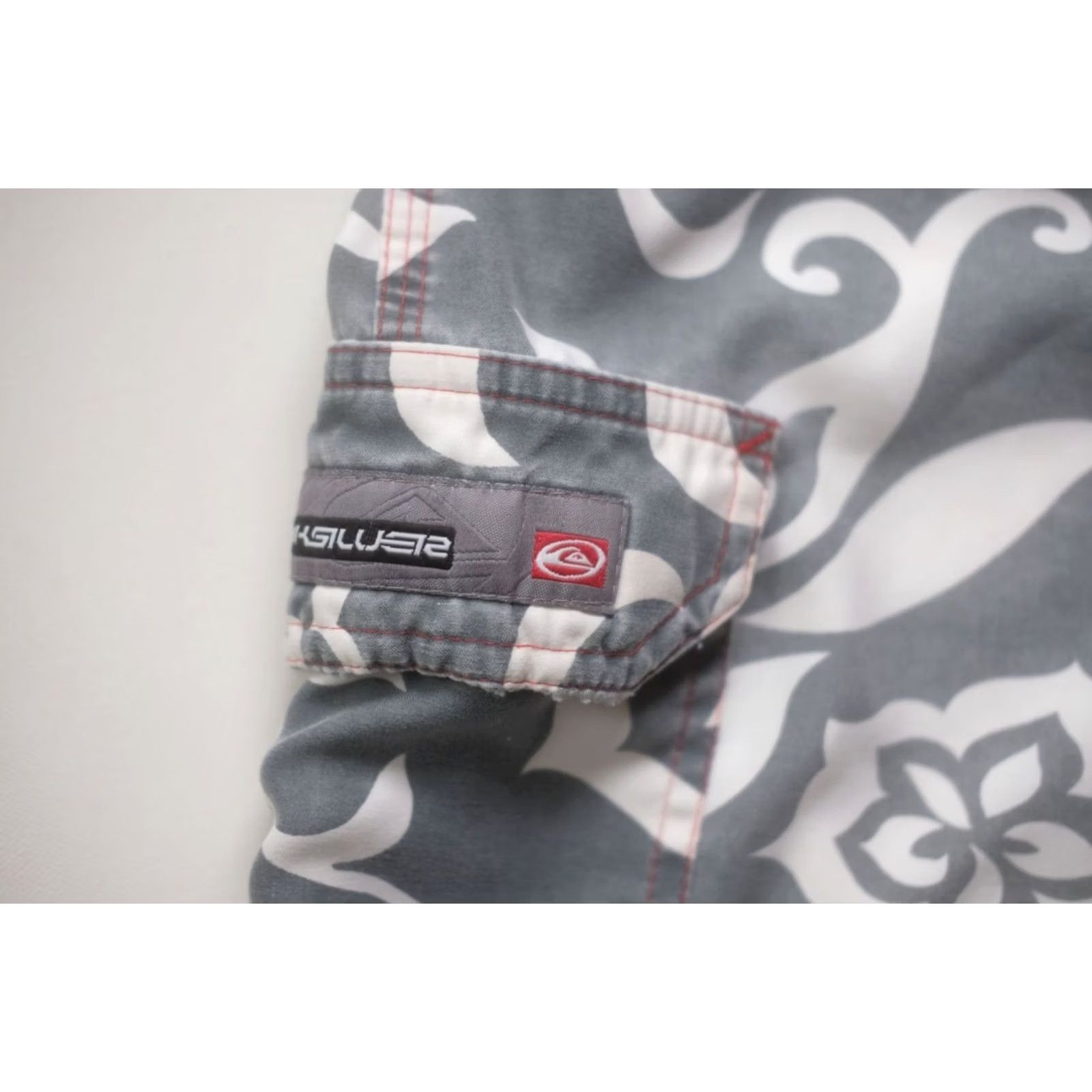 Quiksilver VINTAGE Quiksilver BOARD SHORTS XL Gray SURF ACTIVE 90s Y2K RETRO ALL OVER PRINT Mens Size US 36 / EU 52 - 4 Thumbnail