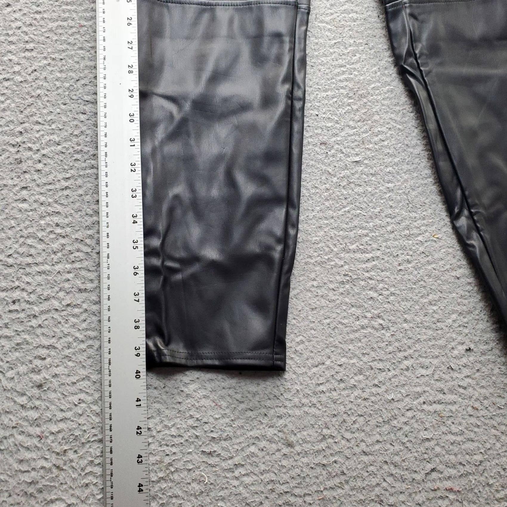 Vintage ShoeDazzle Womens M Black Faux Leather Pants Zip Pockets Flat Front Skinny Leg Size 32" / US 10 / IT 46 - 3 Thumbnail