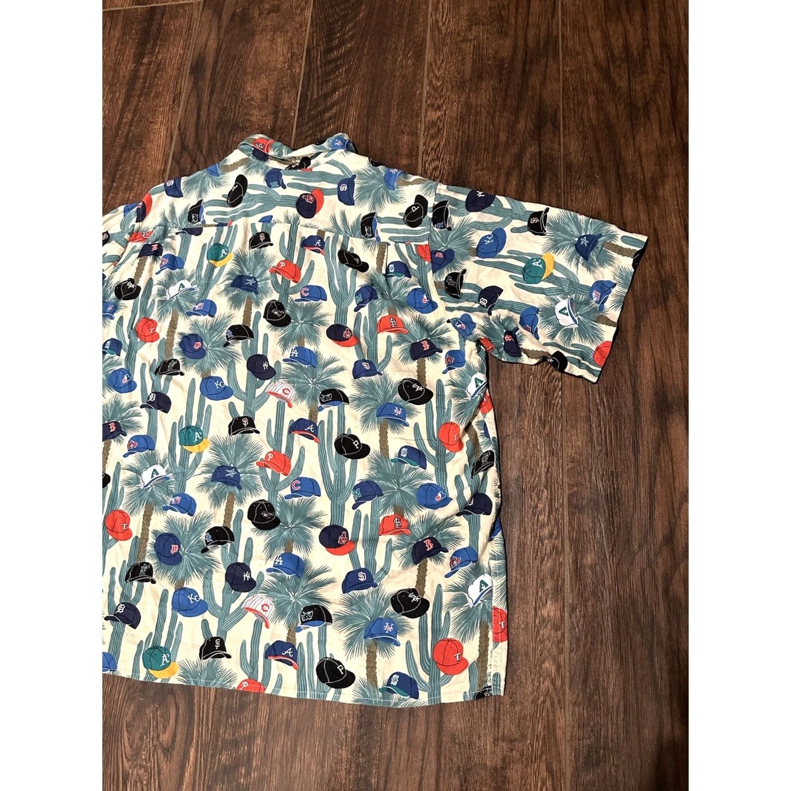 Reyn Spooner Reyn Spooner MLB Spring Training Hawaiian Shirt Large Adult Multicolor Button-Up with Floral Print Size US L / EU 52-54 / 3 - 7 Thumbnail