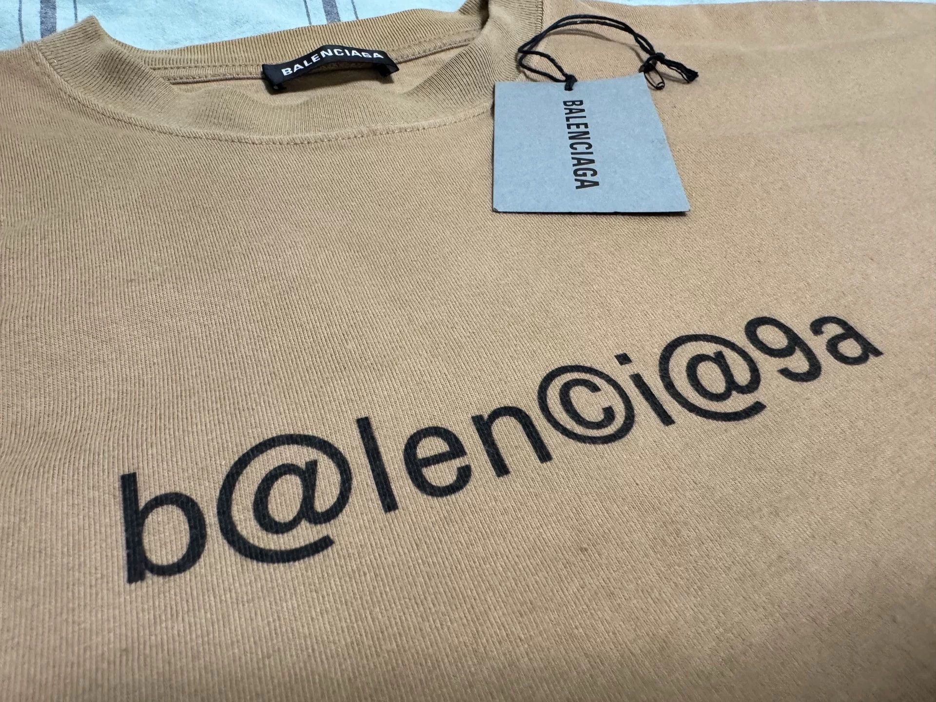 Balenciaga balenciaga khaki logo tee short sleeve shirt Size US L / EU 52-54 / 3 - 1 Thumbnail