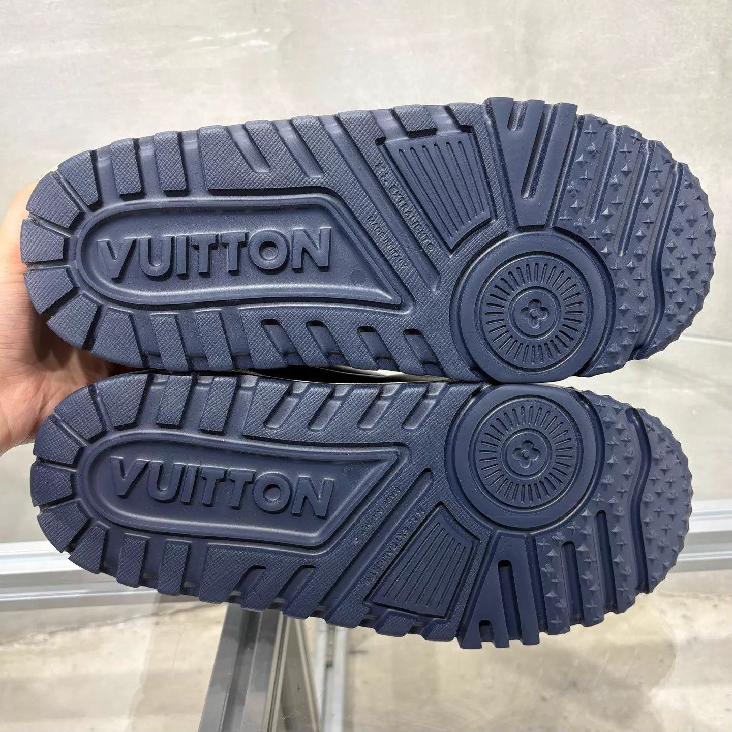 Louis Vuitton LV Trainer Maxi Valentine's Blue Jigglypuff UK7/41 Size US 8 / EU 41 - 7 Thumbnail