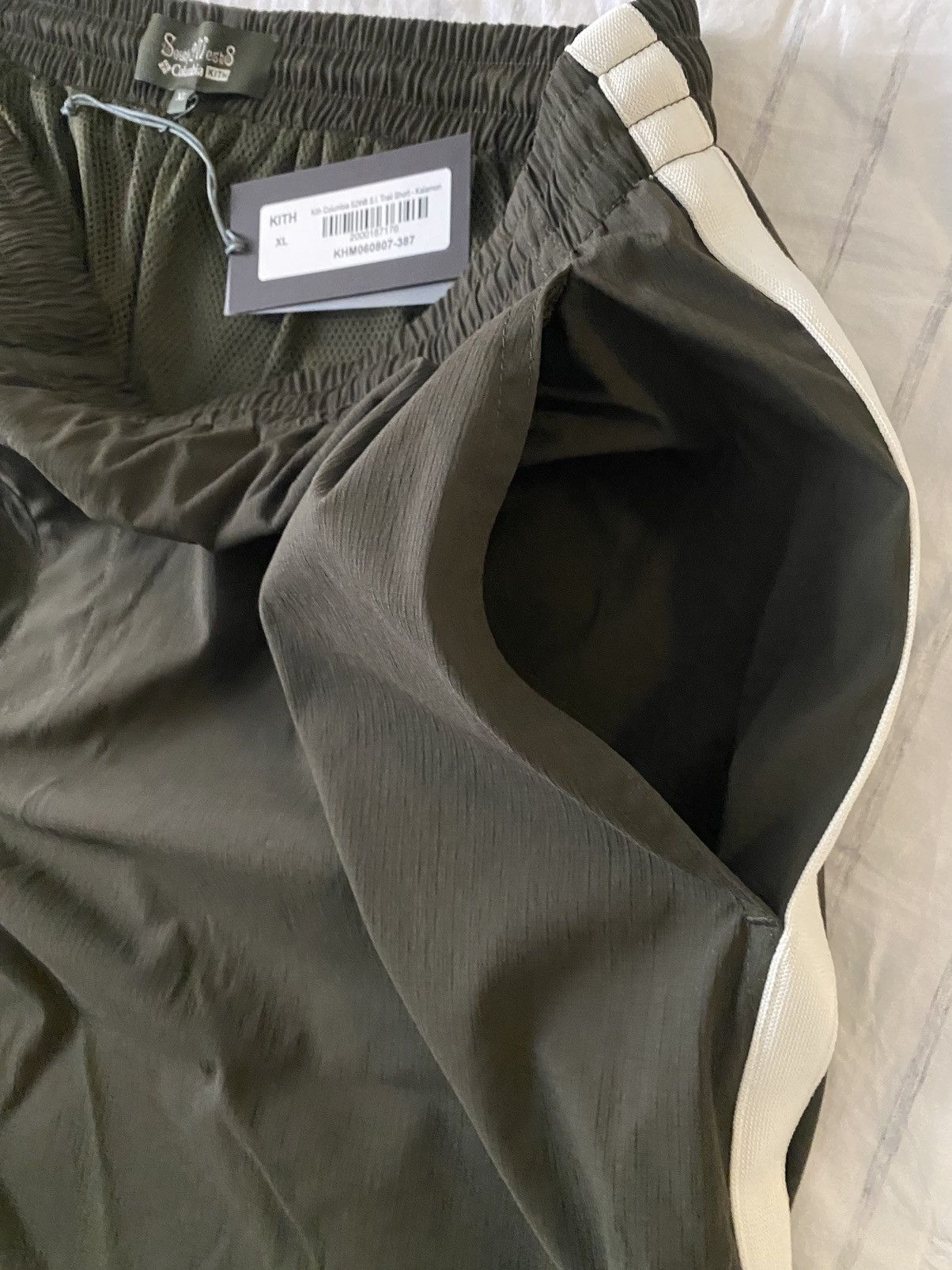 Columbia × Kith Kith x South2West8 x Columbia Zipped Trail Short NWT Size US 38 / EU 54 - 9 Thumbnail