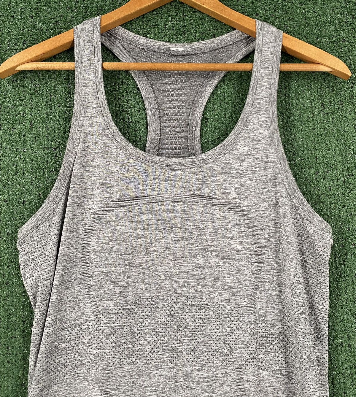 Lululemon Lululemon Swiftly Tech Grey Racerback Tank Top Women’s Sz 8 Size M / US 6-8 / IT 42-44 - 2 Thumbnail