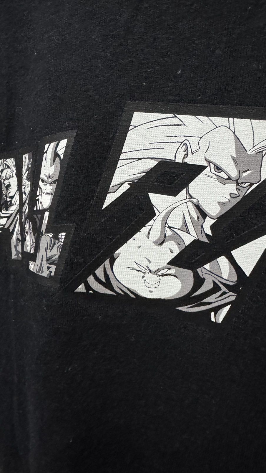 Uniqlo Dragonball Z UT Size US L / EU 52-54 / 3 - 3 Thumbnail