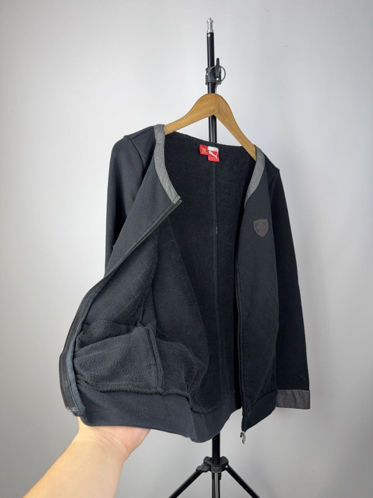 Ferrari Vintage 00s Faded Ferrari x Puma full zip sweatshirt Size L / US 10 / IT 46 - 4 Thumbnail