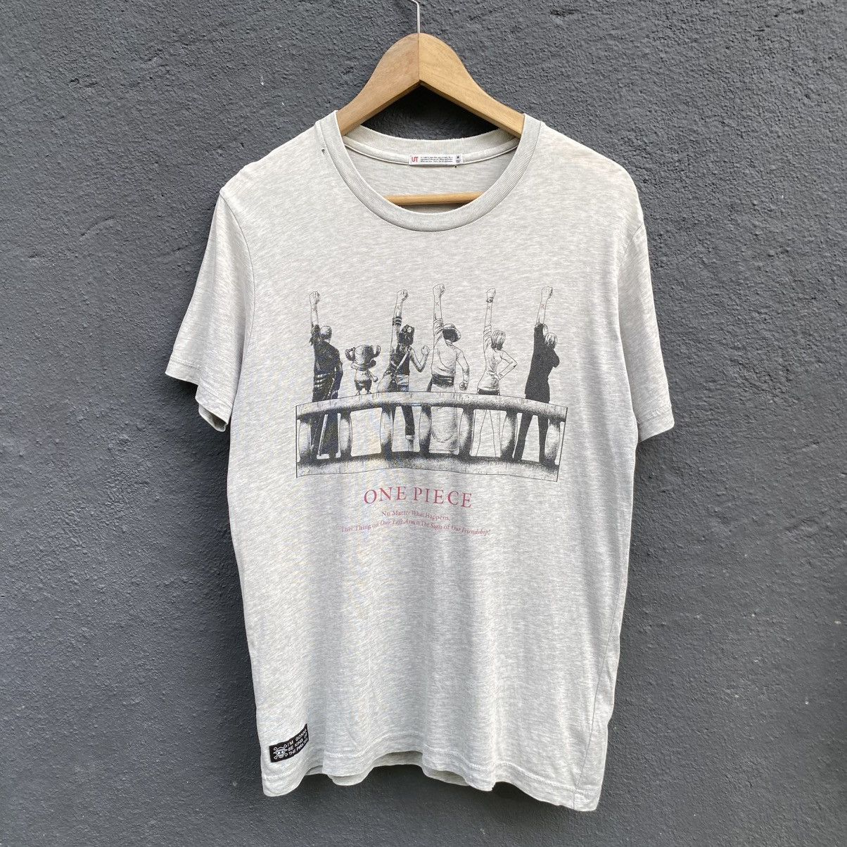 One Piece Thrashed Faded One Piece X Uniqlo Tee Size US M / EU 48-50 / 2 - 1 Thumbnail