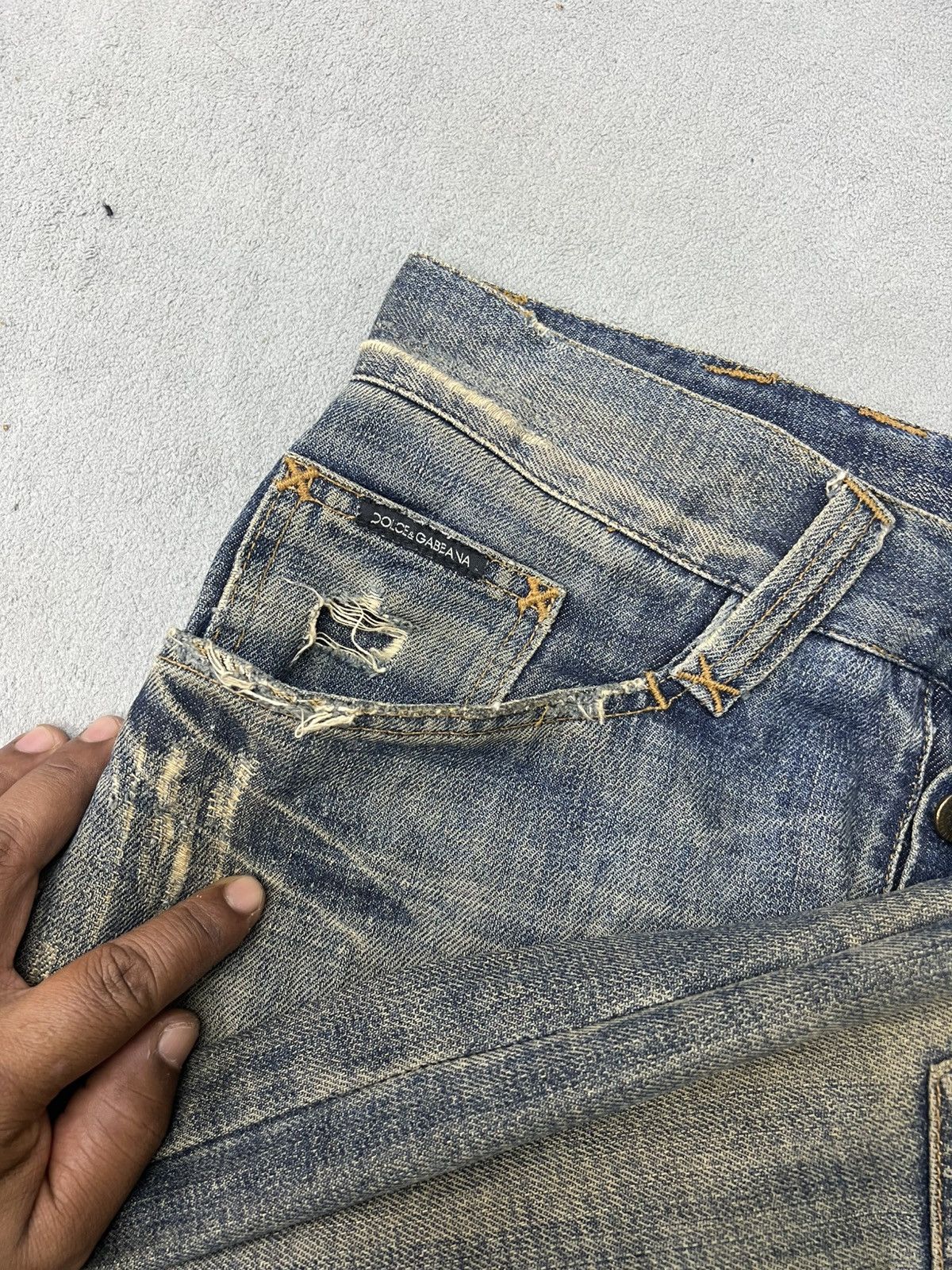 Dolce & Gabbana STEALS🔥🔥🔥DOLCE GABBANA BOOT CUT DISTRESS DENIM Size US 31 - 10 Thumbnail