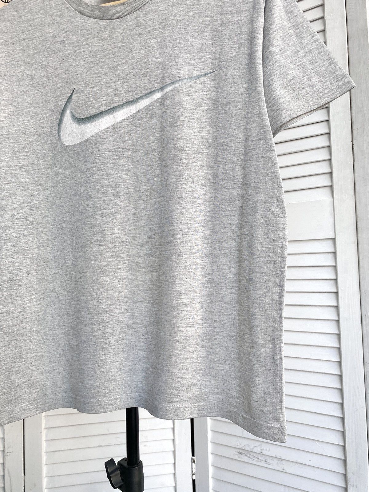 Nike × Vintage Nike Vintage Center Big Swoosh Logo Tee Shirt Y2K Size US L / EU 52-54 / 3 - 7 Thumbnail