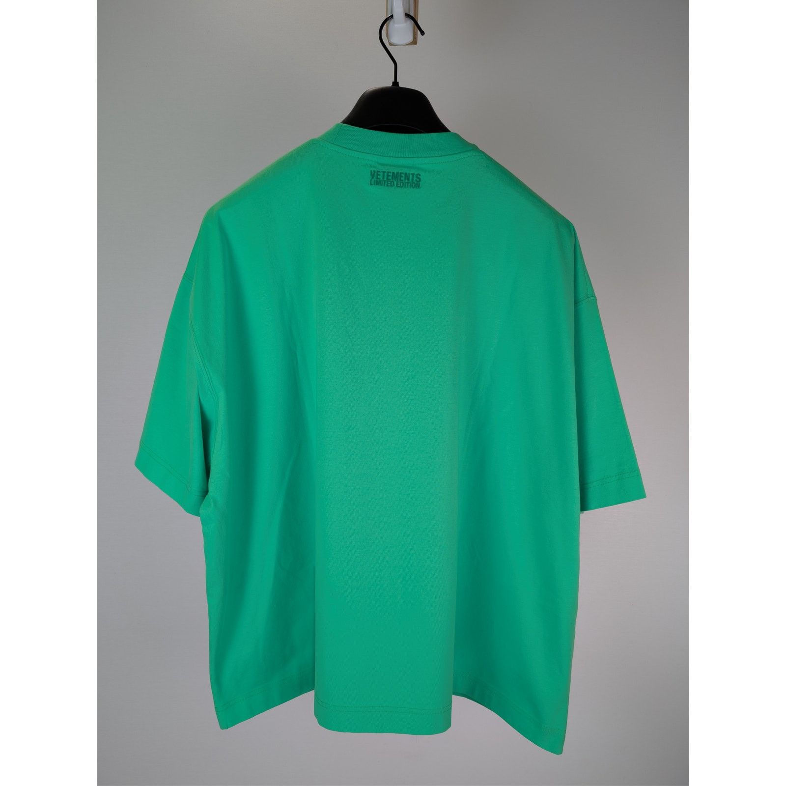 Vetements o1rshd1 Oval Logo Cropped Boxy T-Shirt in Green Size US L / EU 52-54 / 3 - 16 Thumbnail