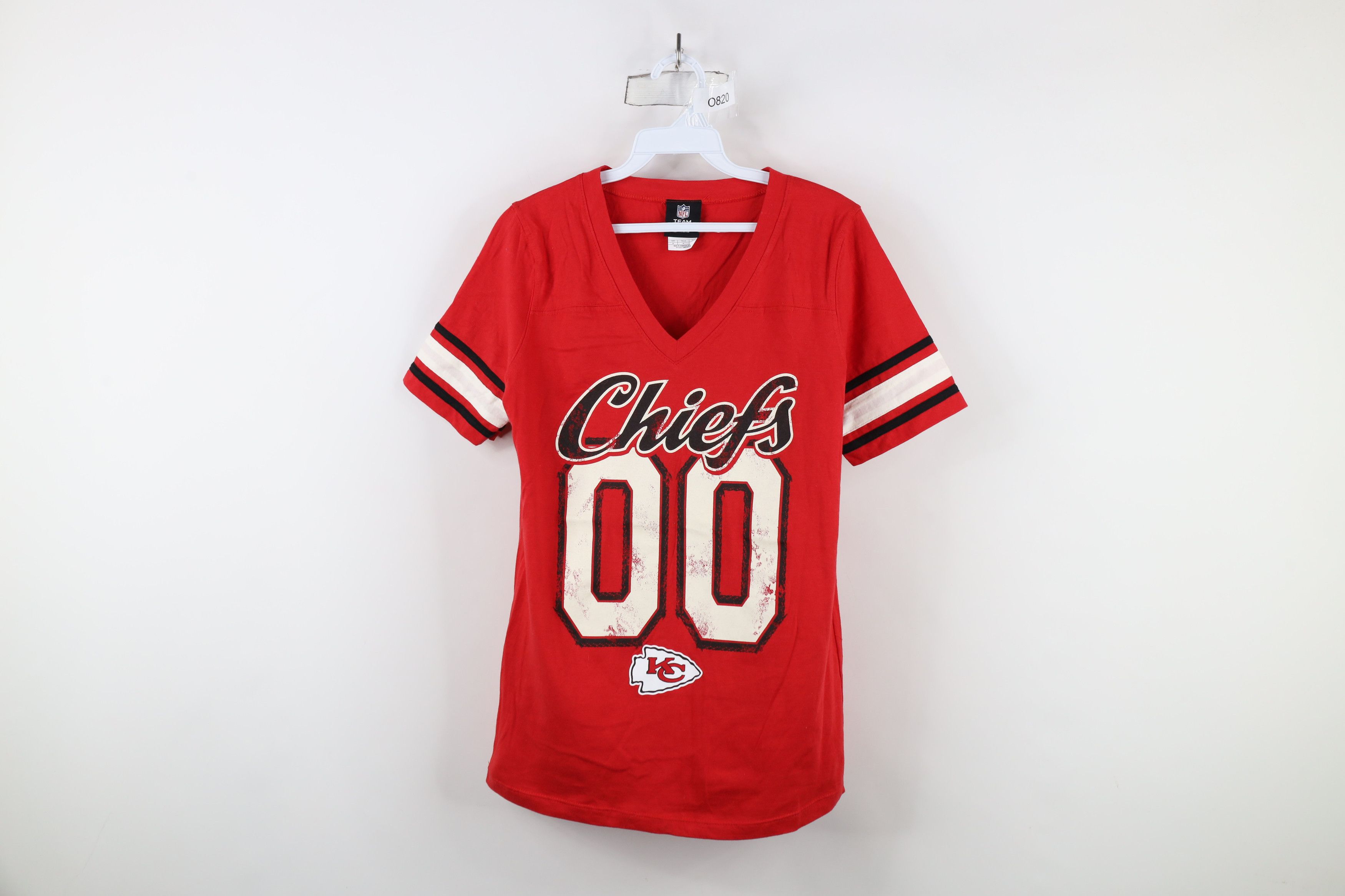 Vintage Y2K NFL Out T Swift Kansas City Chiefs Football T-Shirt Red Size M / US 6-8 / IT 42-44 - 1 Thumbnail