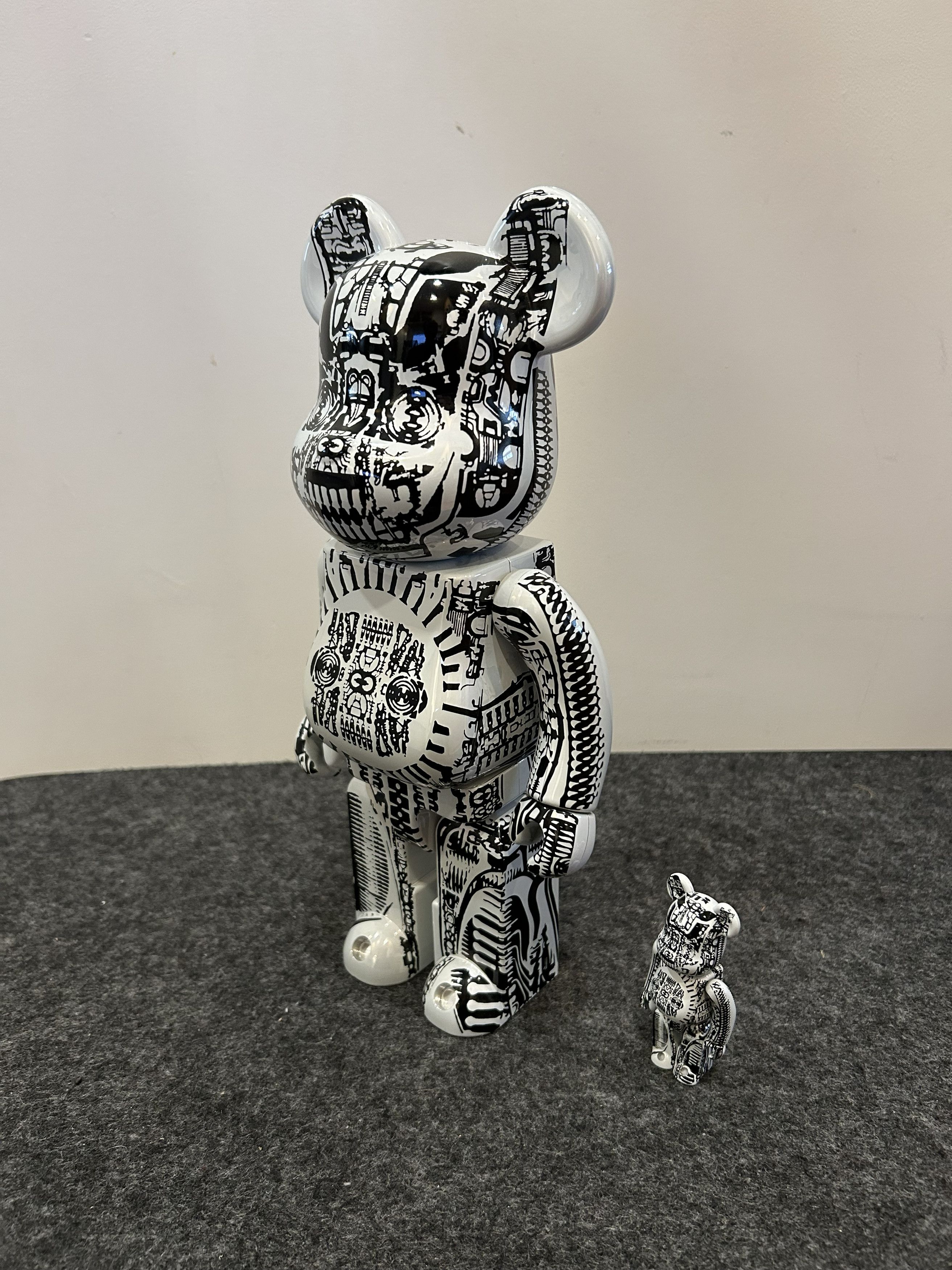 Medicom Toy MEDICOM TOY_HR GIGER_White Chrome Size ONE SIZE - 2 Thumbnail