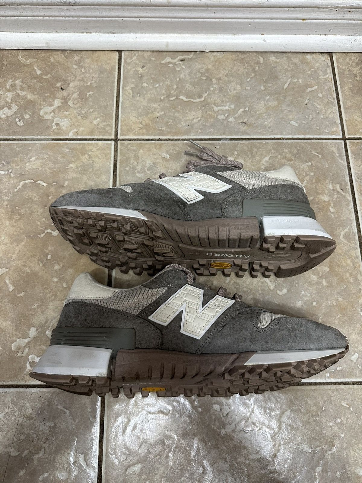 New Balance × Ronnie Fieg Ronnie Fieg x RC 1300 Elephant Skin Size US 12 / EU 45 - 2 Thumbnail