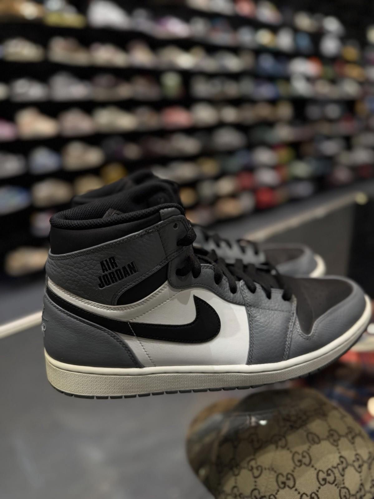 Nike Nike Air Jordan 1 Retro High Mens Rare Air Cool Grey 13 2016 Size US 13 / EU 46 - 2 Thumbnail