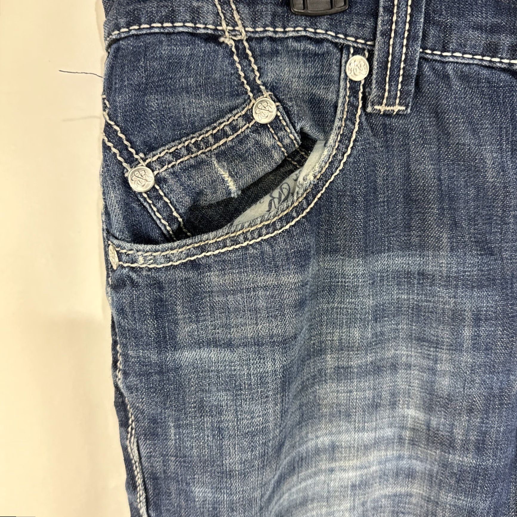Vintage Rock & Republic Jeans Men's 34x32 Blue Denim Bootcut Medium Wash Distressed Straight 5-Pocket Size US 34 / EU 50 - 3 Thumbnail