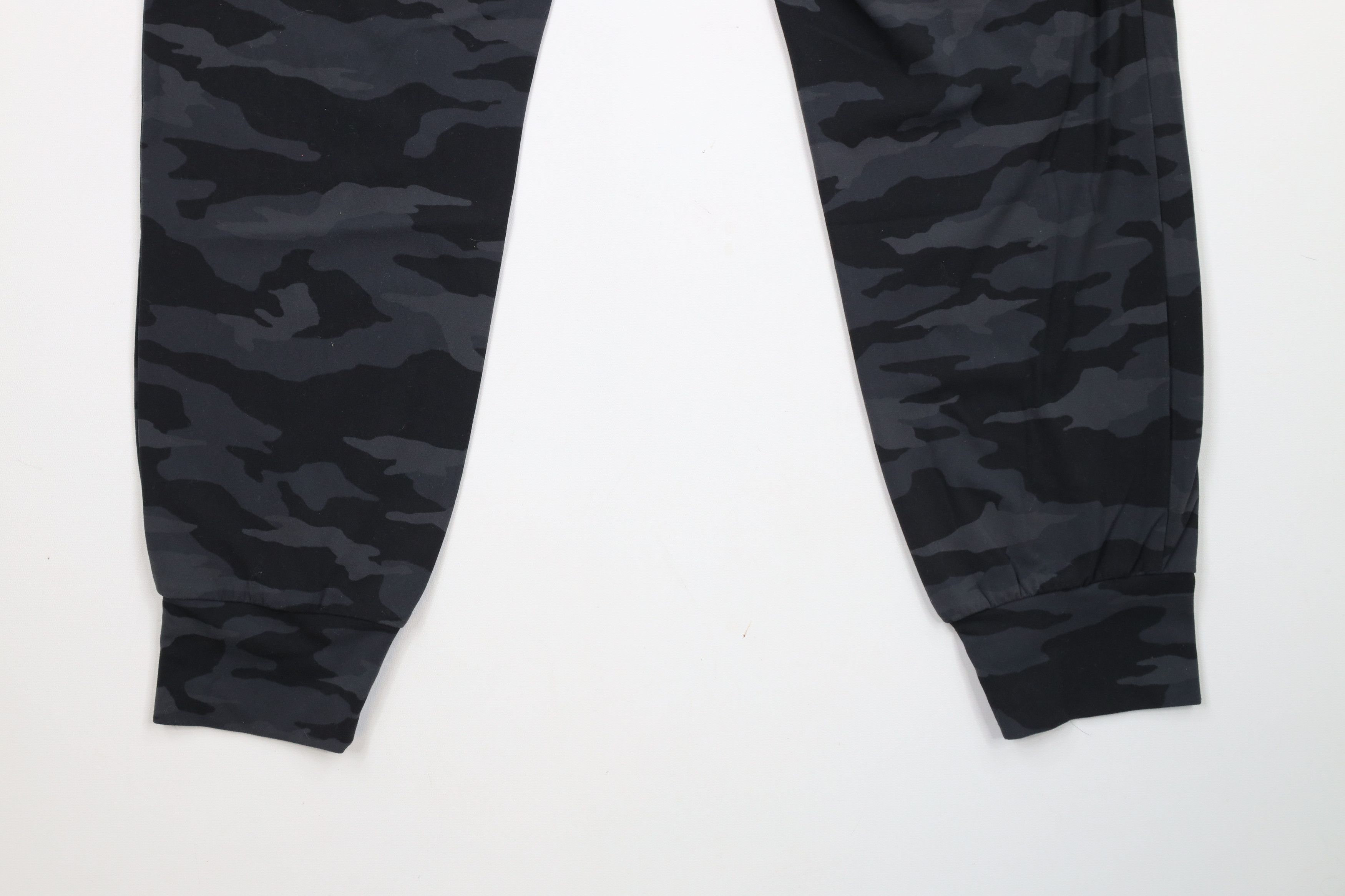 Athleta × Vintage Athleta Salutation Camouflage Cuffed Joggers Jogger Pants Size 26" / US 2 / IT 38 - 11 Thumbnail