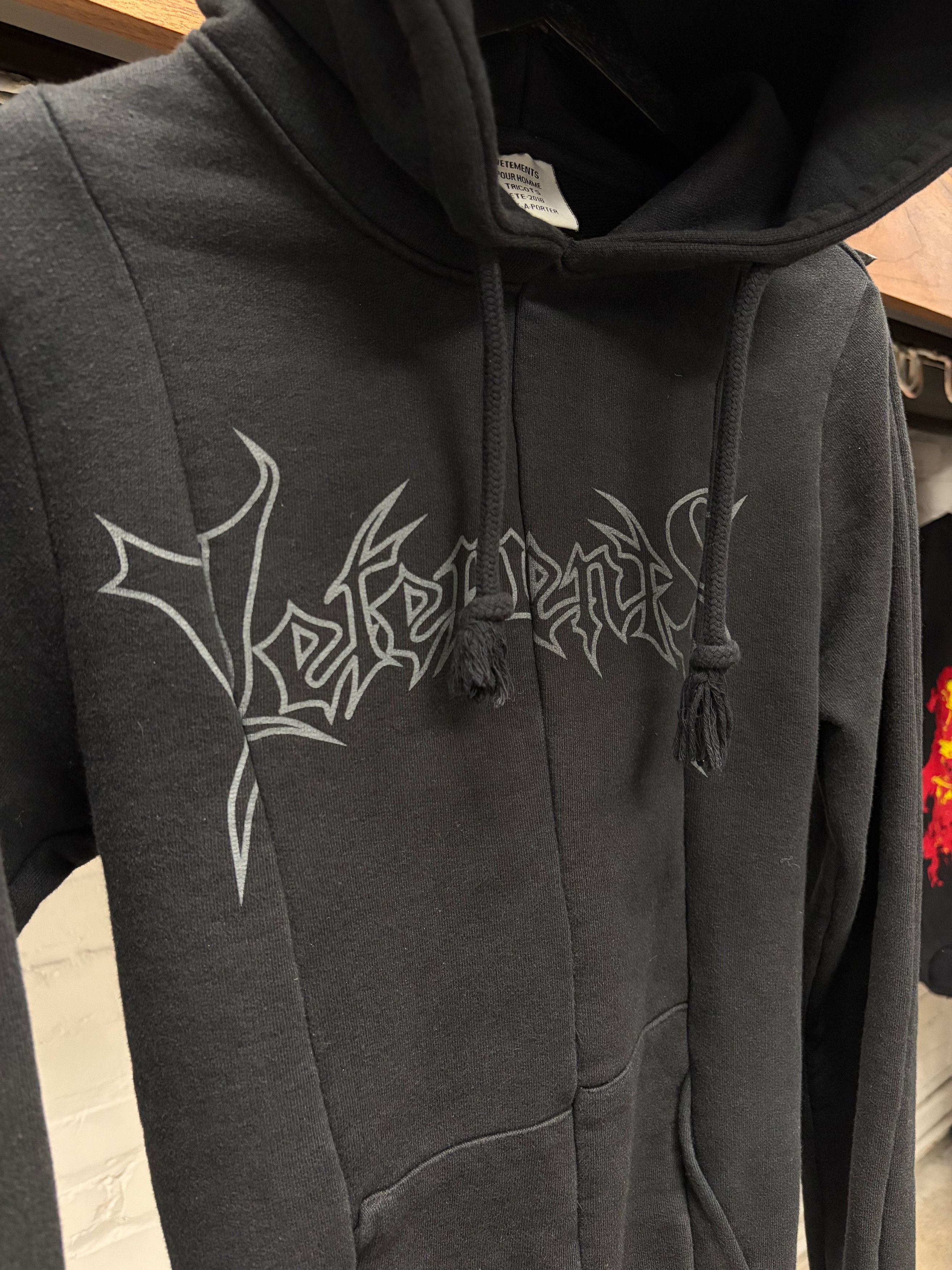 Vetements SS2016 Vetements ‘Metal Logo’ Black Reconstructed Split Hoodie Size US XS / EU 42 / 0 - 2 Thumbnail