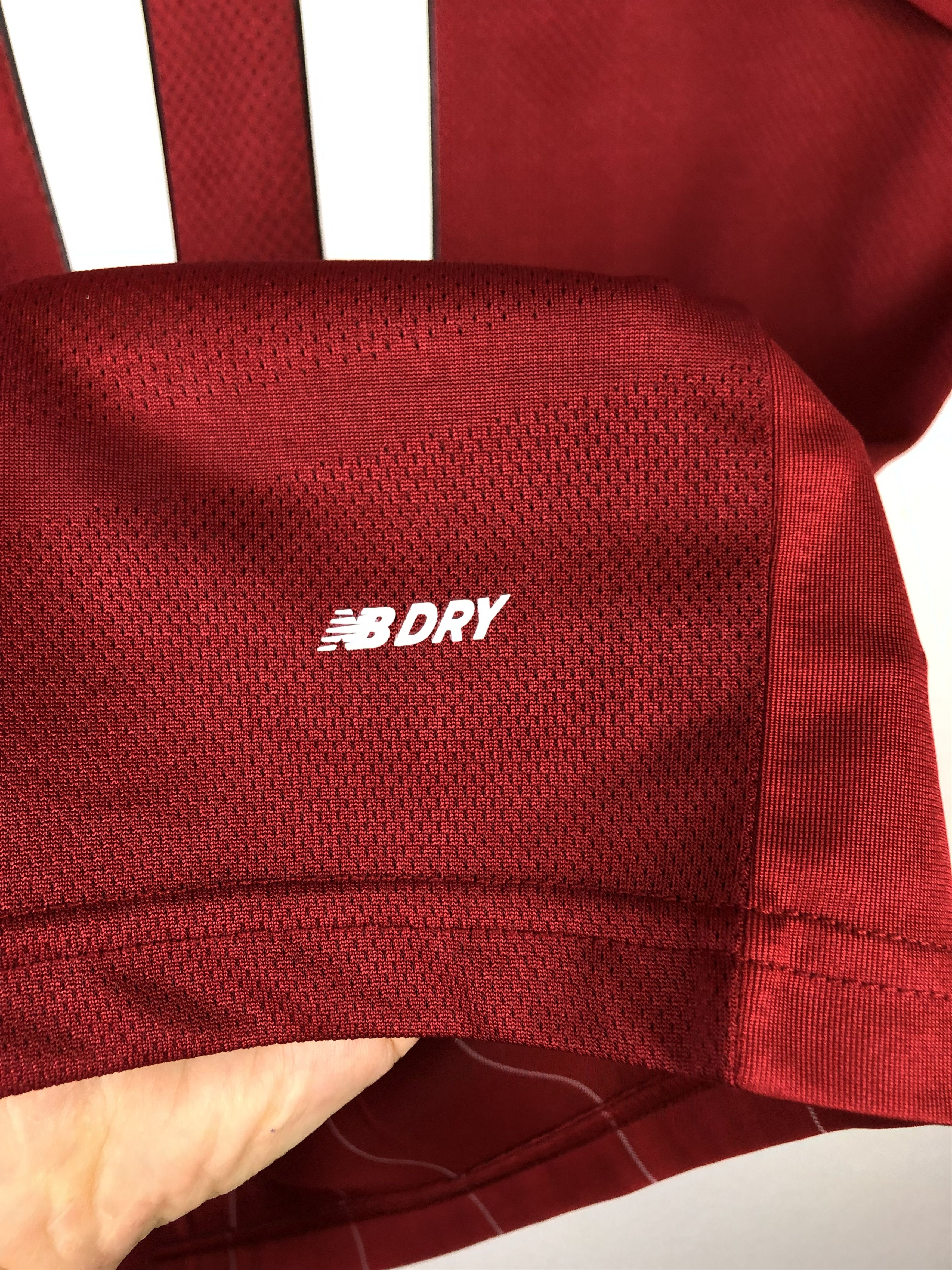 Other Liverpool Home football shirt 2019 Soccer #11 Salah Jersey Size US S / EU 44-46 / 1 - 11 Thumbnail