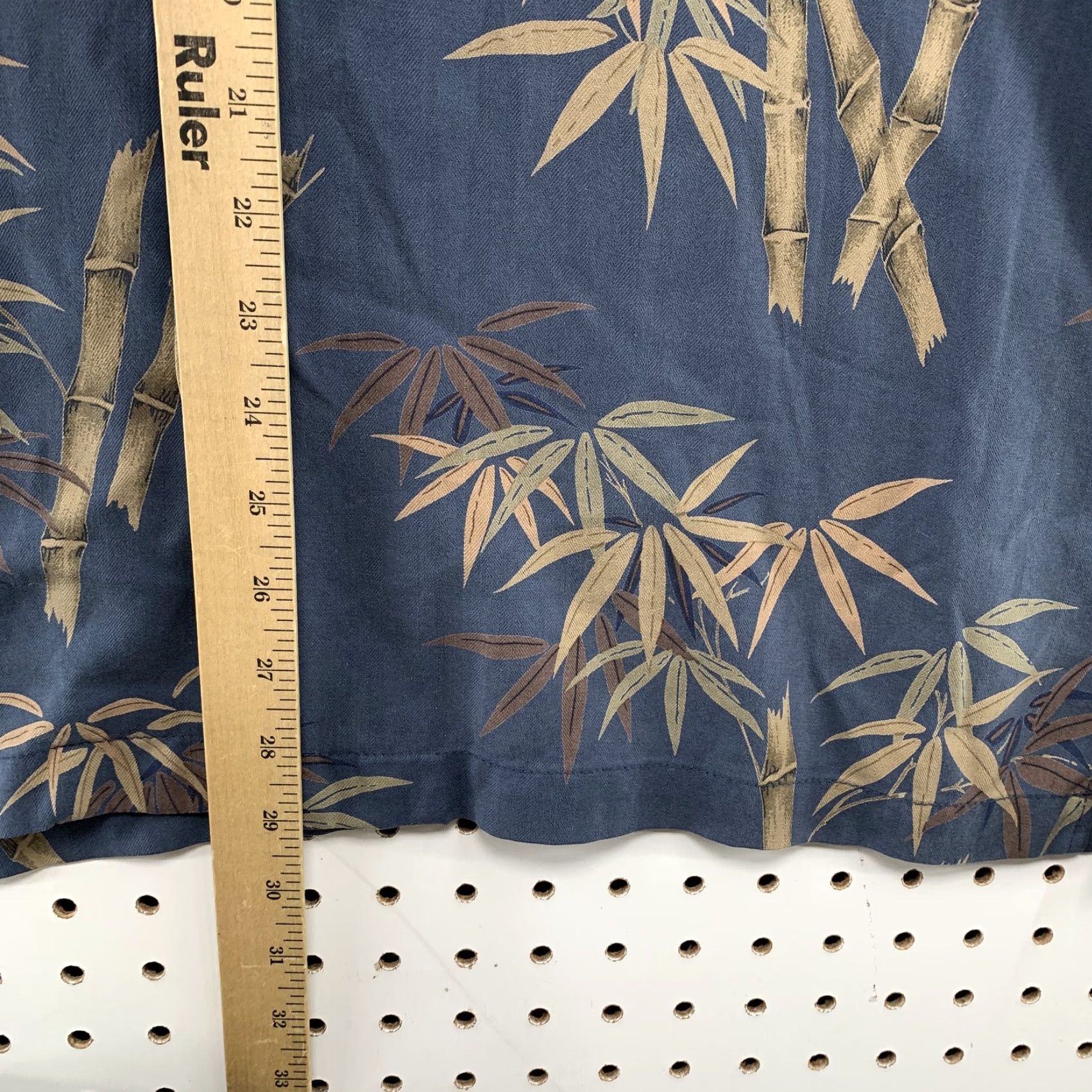Hilo Hattie VINTAGE Hilo Hattie Shirt Hawaiian Button-Up Mens M Blue Floral Silk Short Sleeve 100% Silk Hawaiian Theme Mens Size US M / EU 48-50 / 2 - 6 Thumbnail