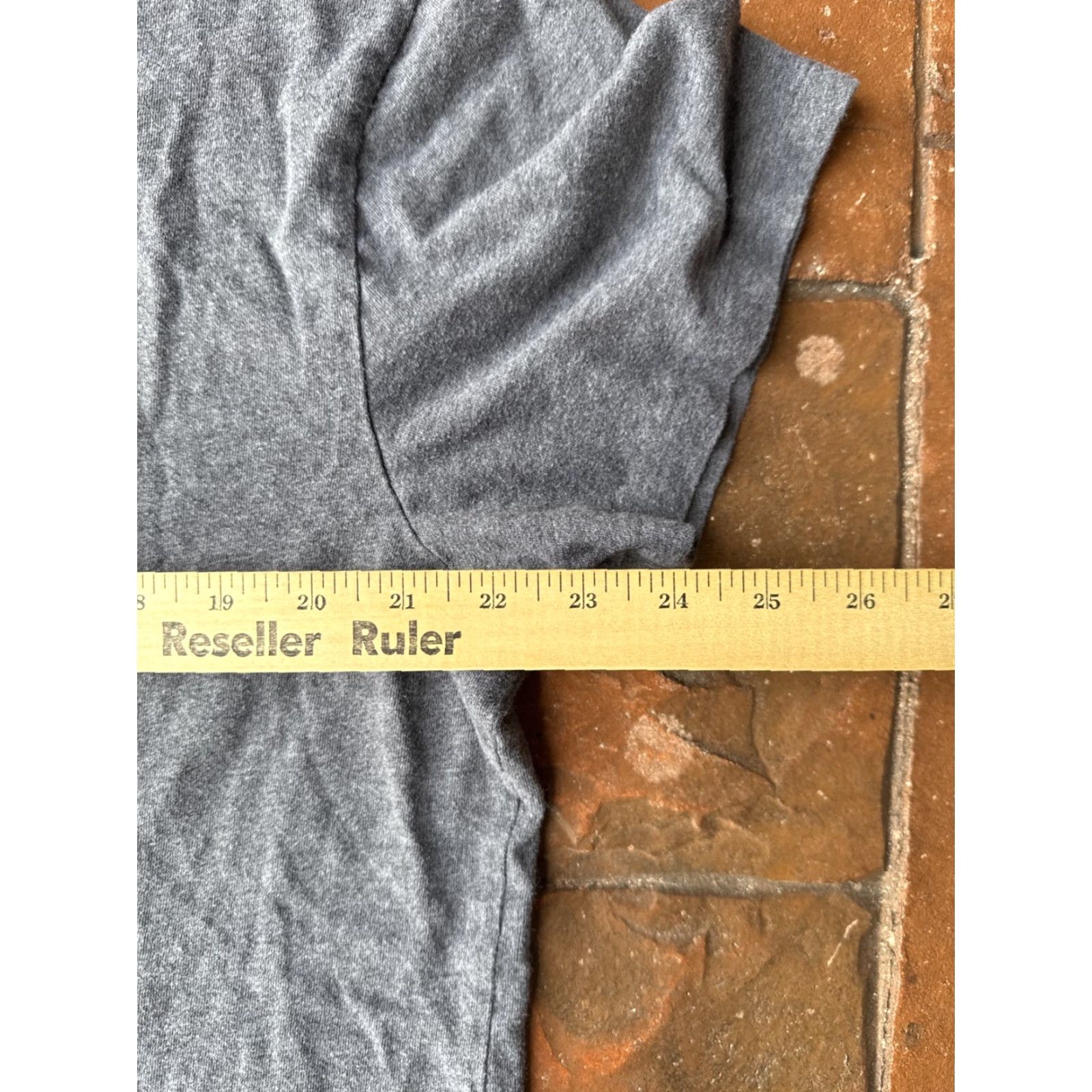Banana Republic Banana Republic Premium Pima Cotton V Neck T-Shirt Men’s XL Gray Short Sleeve Shirt Mens XL Gray Classic Designer Logo Size US XL / EU 56 / 4 - 5 Thumbnail