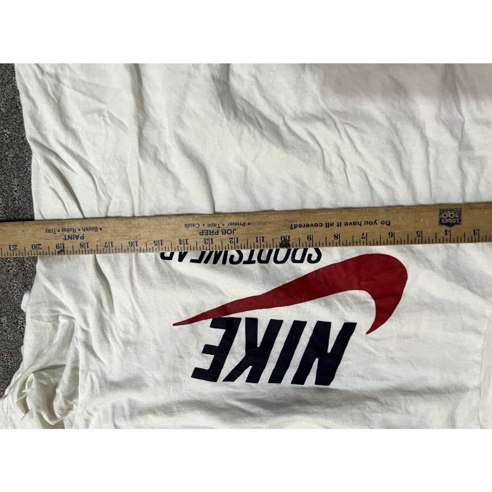 Nike Nike Sportswear Tee T-Shirt White Large Tee Short Sleeve Men Distressed Size US L / EU 52-54 / 3 - 5 Thumbnail