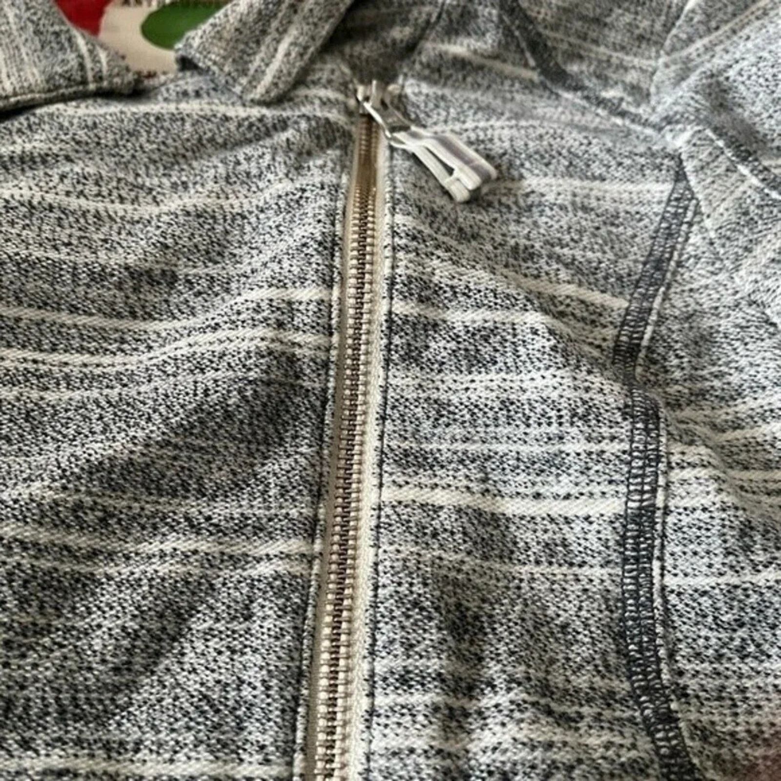 Anthropologie Anthropologie Caitlin Grey knit Moto jacket, size Medium Size M / US 6-8 / IT 42-44 - 2 Thumbnail