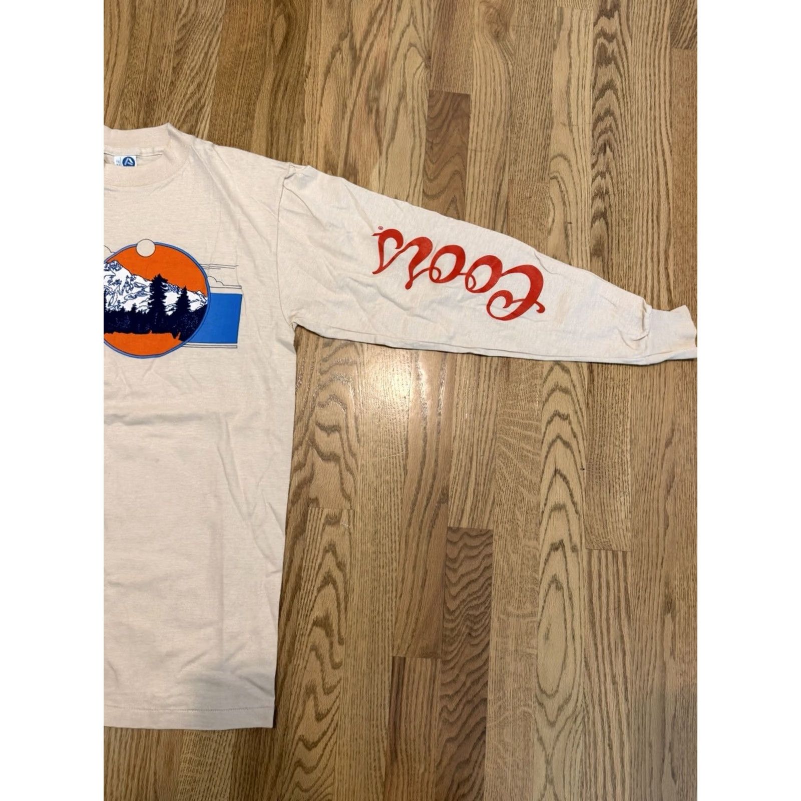 Vintage VINTAGE Mountain Escape Coors Beer T Shirt Men’s Size Medium Long Sleeve 80s Vtg Artex Beige Cotton Crew Neck Graphic Print 1980-1989 Mens Size US M / EU 48-50 / 2 - 4 Thumbnail