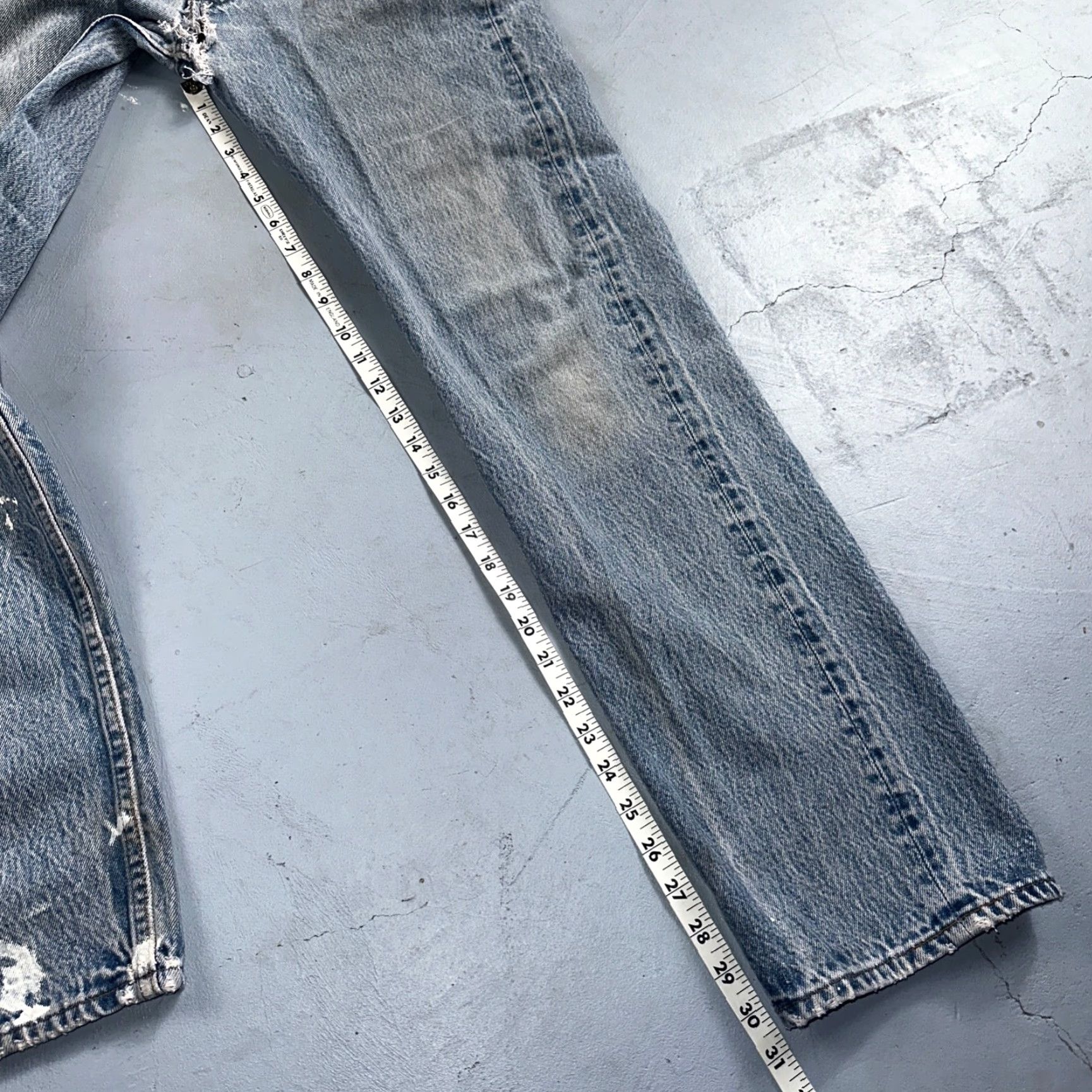Levi's VINTAGE Levi's 501 Jeans Men Straight Leg 33x36 Light Wash 90s Classic Denim Size US 33 - 6 Thumbnail