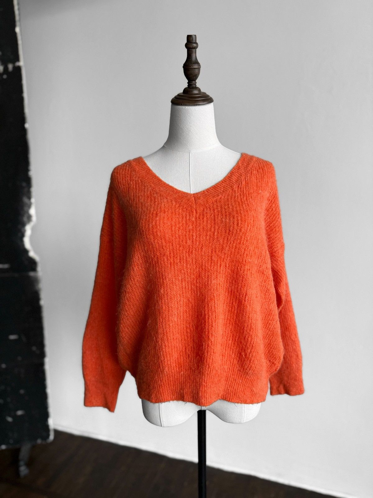 Other Mika Elles Womens Orange Fluffy Mohair Blend V-Neck Sweater Size L / US 10 / IT 46 - 1 Thumbnail