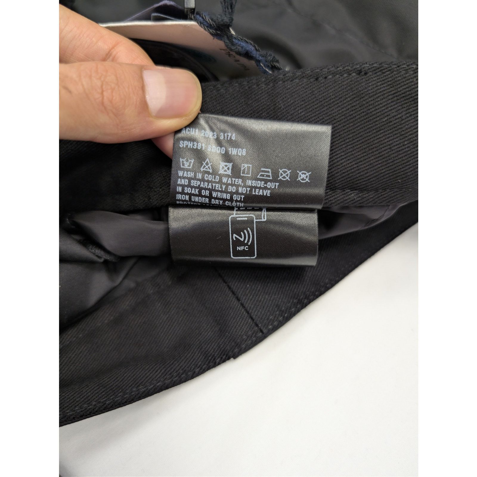 Prada o1rshd1 Re-Nylon Pants Trousers in Black Size US 36 / EU 52 - 12 Thumbnail