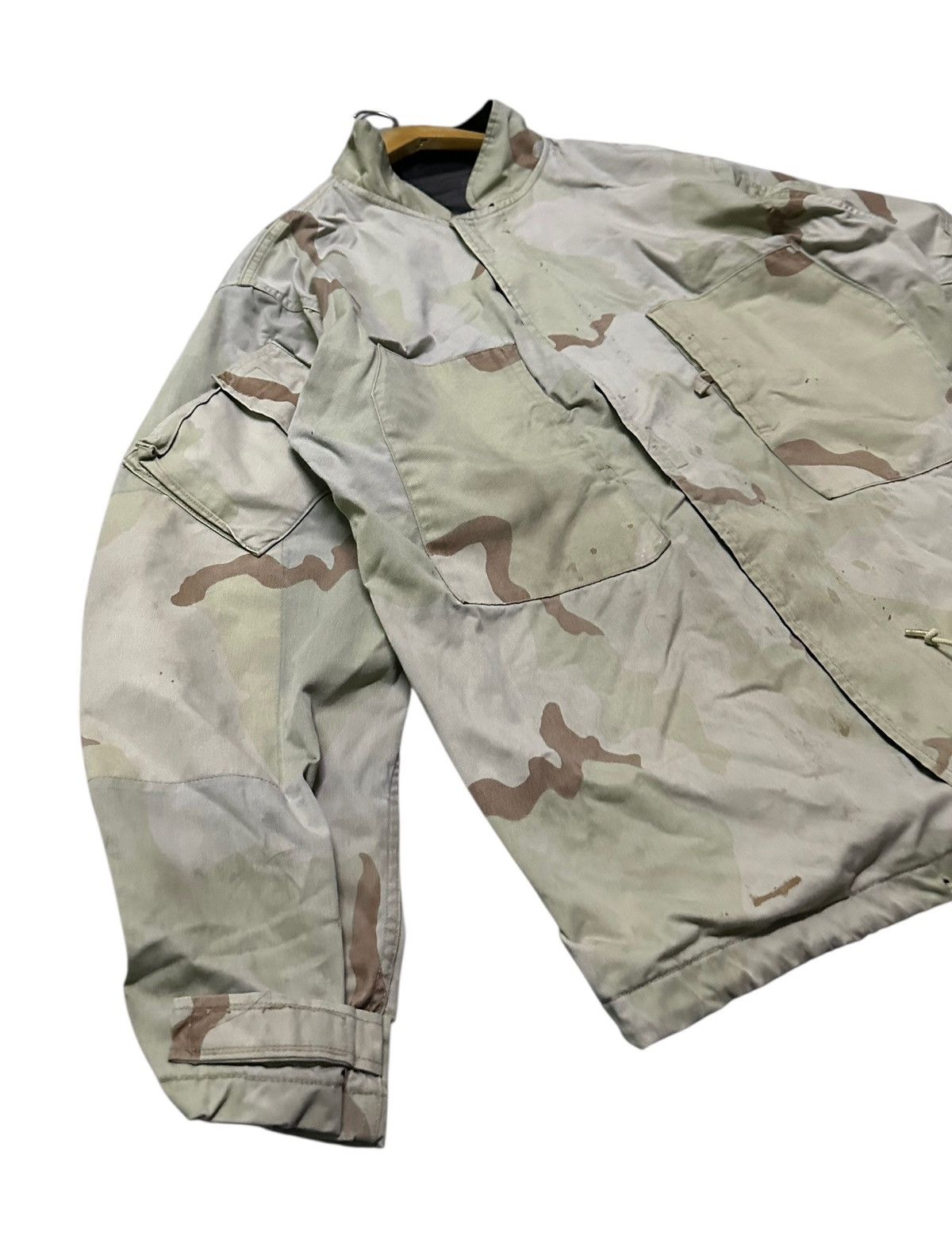 Vintage U.S. military desert camouflage uniform (DCU) field jacket Size US M / EU 48-50 / 2 - 4 Thumbnail