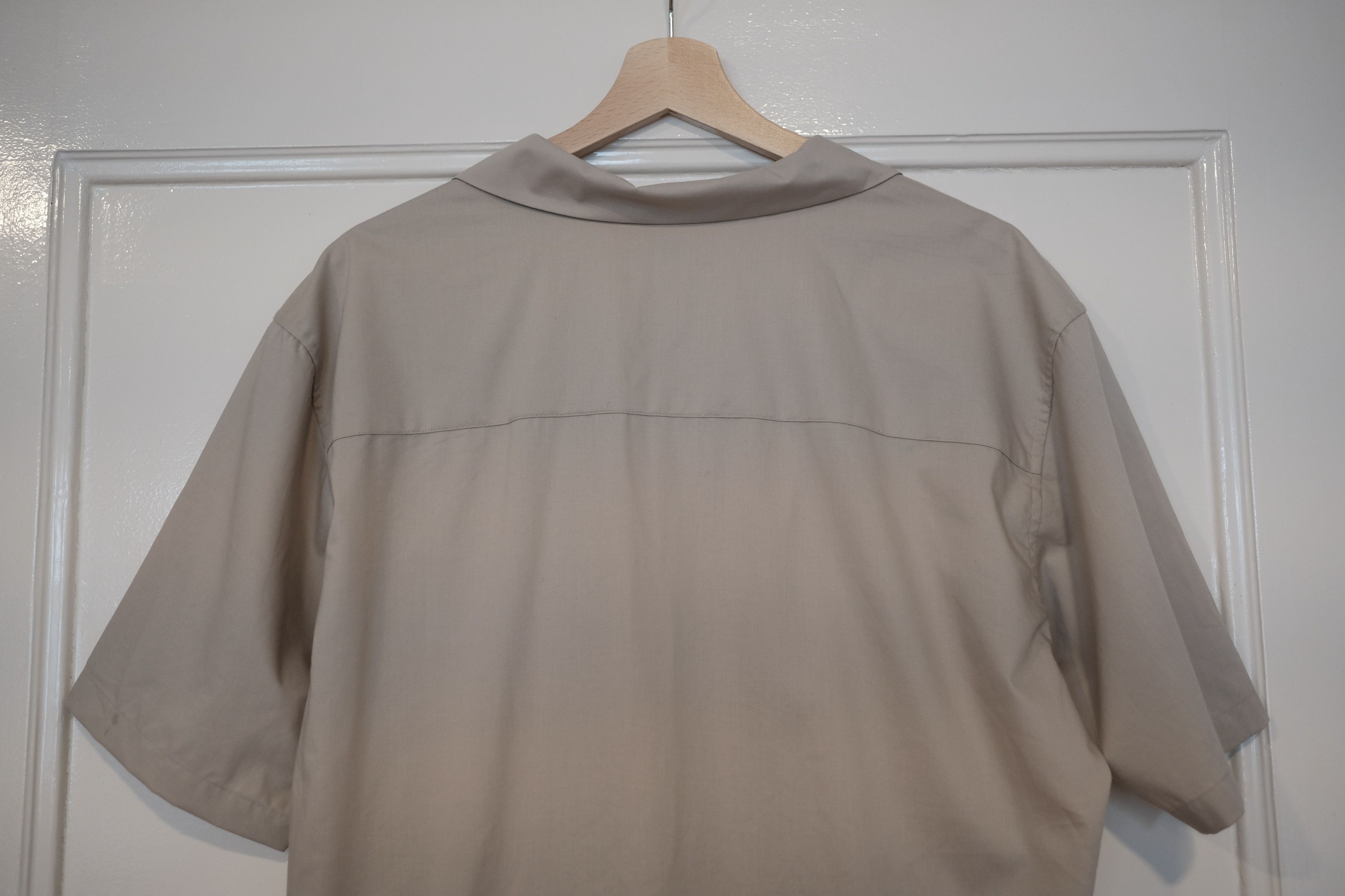 Uniqlo Uniqlo Modal Cotton Open Collar Short Sleeve Shirt beige S Size US S / EU 44-46 / 1 - 7 Thumbnail