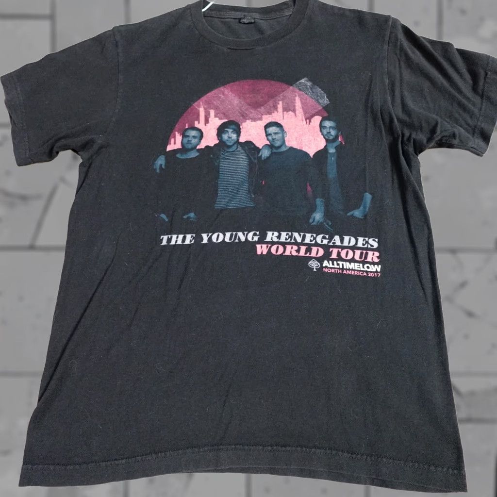 Gildan All Time Low Shirt Medium Black The Young Renegades Double Sided Tour Shirt Women M Gildan Crew Neck Short Sleeve Jersey Cotton Vintage: No Size M / US 6-8 / IT 42-44 - 1 Thumbnail