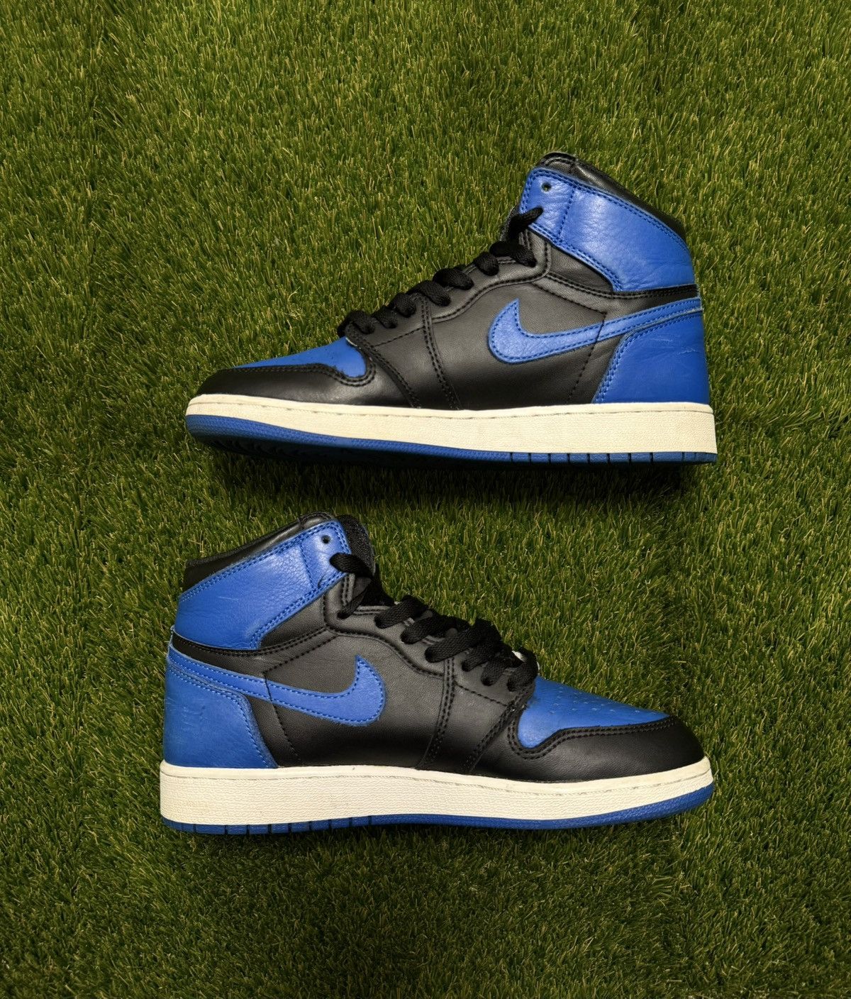 Nike Air Jordan one Royals 2017 Size US 6 / EU 39 - 2 Thumbnail